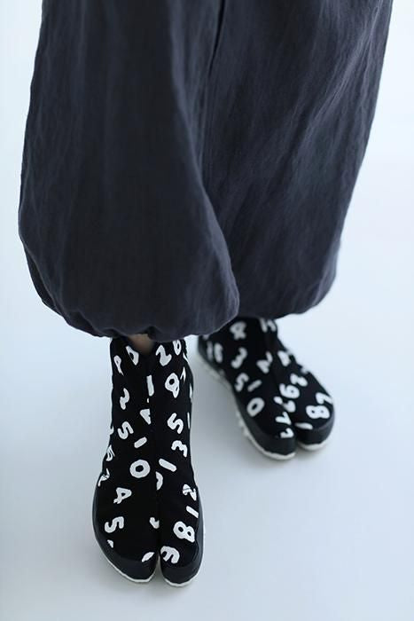 Split Toe Tabi Shoes / SO-SU-U Kon