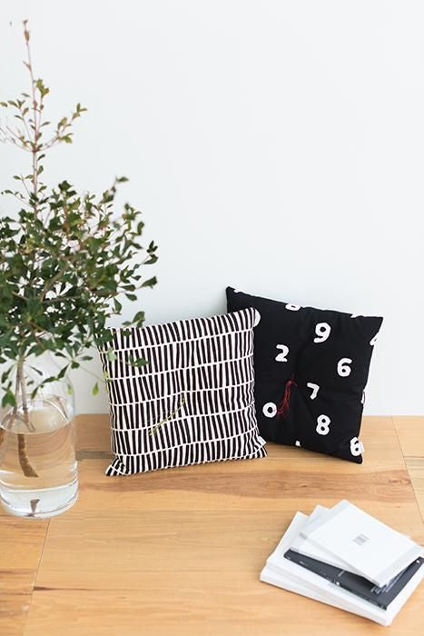 SOU・SOUKyoto Cushion(No.8 Canvas)/Wooden Clappers Brown【※Delivery in 3 weeks】