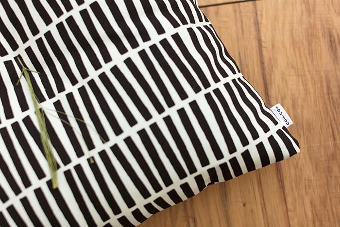 SOU・SOUKyoto Cushion(No.8 Canvas)/Wooden Clappers Brown【※Delivery in 3 weeks】