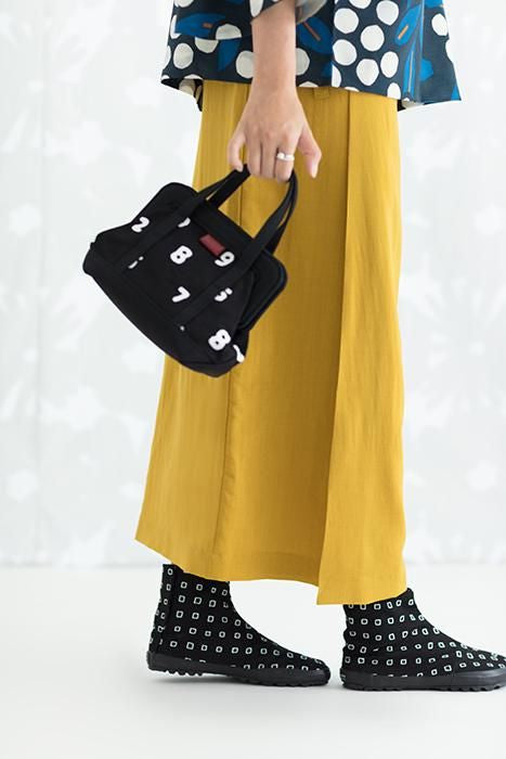 分趾足袋鞋/枡 黑色×白色