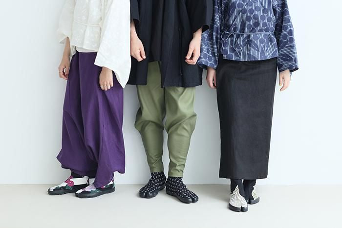 分趾足袋鞋/枡 黑色×白色