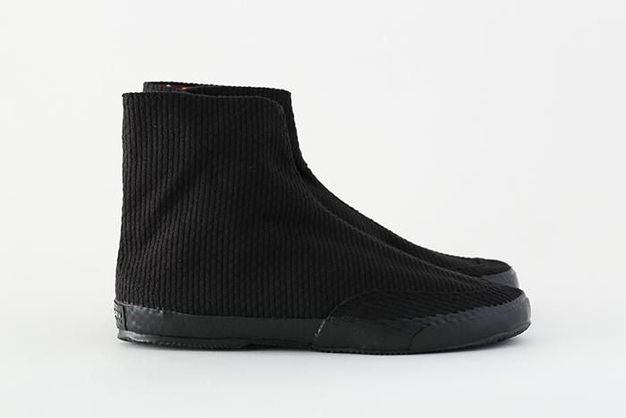 圆形的地下室塔比/黑色,湿羽毛颜色(不锈钢)