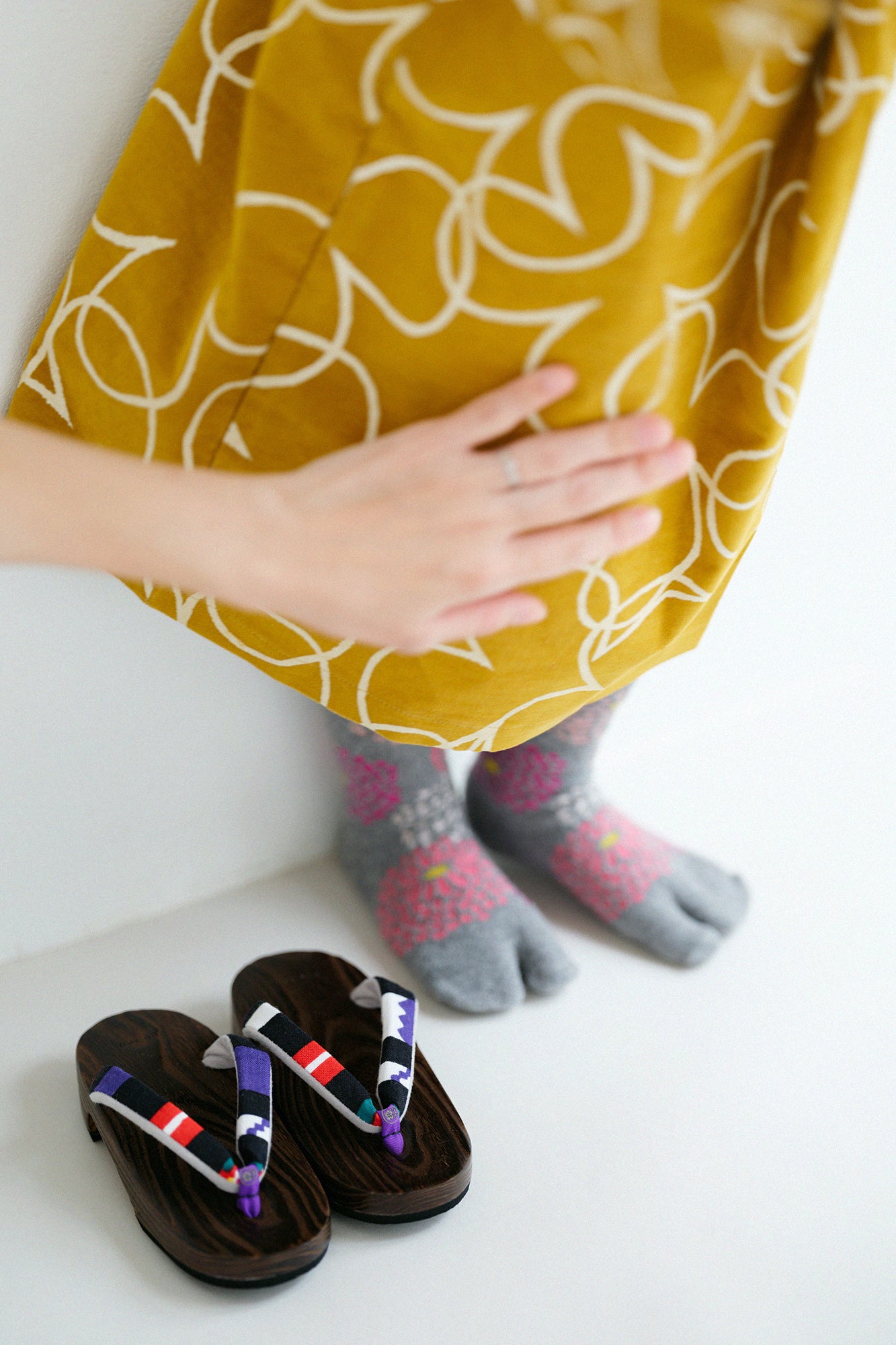 ●兒童黑底木屐 右近/編繩