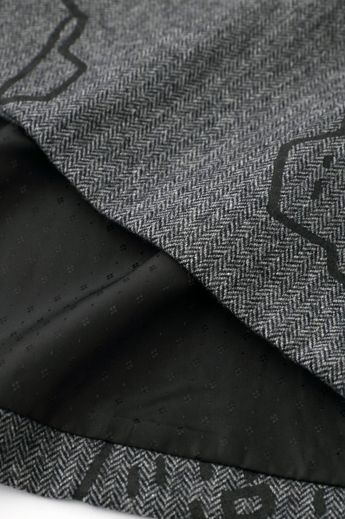 粗花呢 人字形斜紋織 圓弧袖外套 附裡襯/花苗 散花 灰墨色