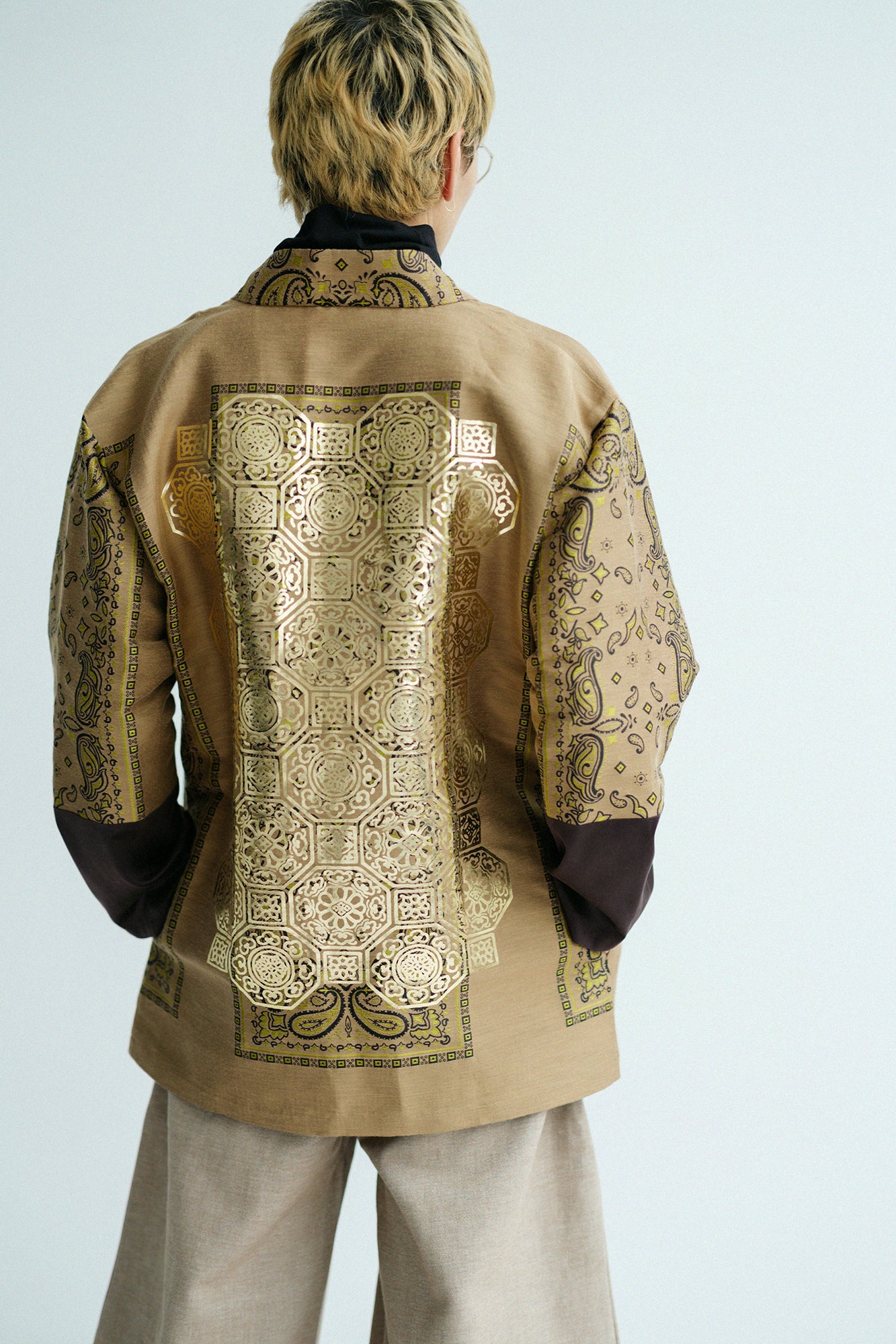 Kiryu Jacquard Bi-color Sleeve Tight Sleeve Hanten Jacket with Lining / Yellowish Brown×Gorgeous