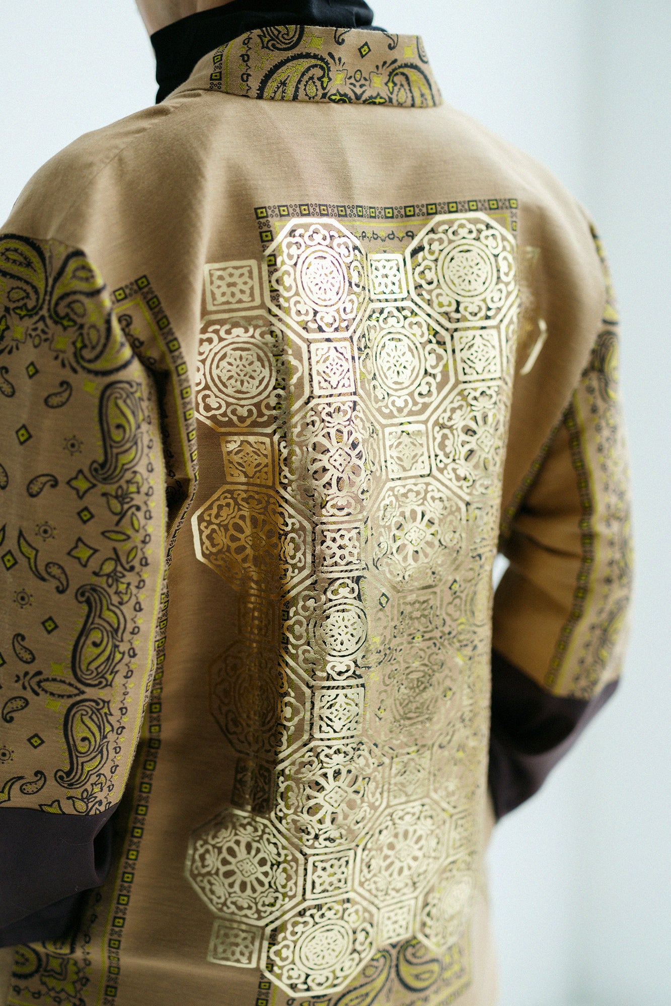 Kiryu Jacquard Bi-color Sleeve Tight Sleeve Hanten Jacket with Lining / Yellowish Brown×Gorgeous