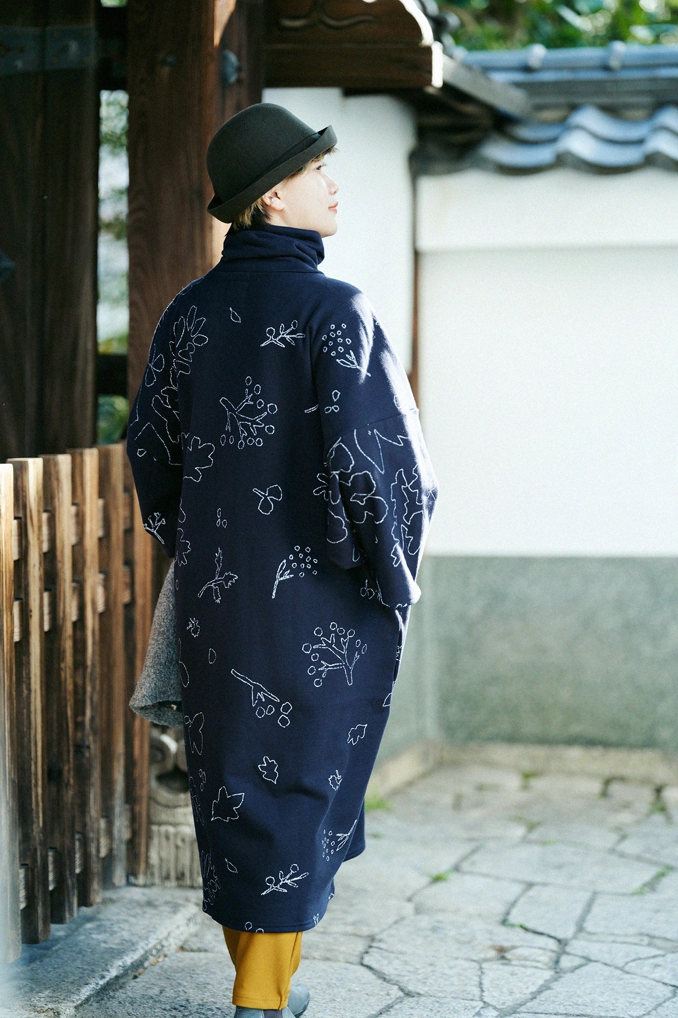 內抓毛 高領圓弧袖長方形洋裝/里山 搖曳 深藍色