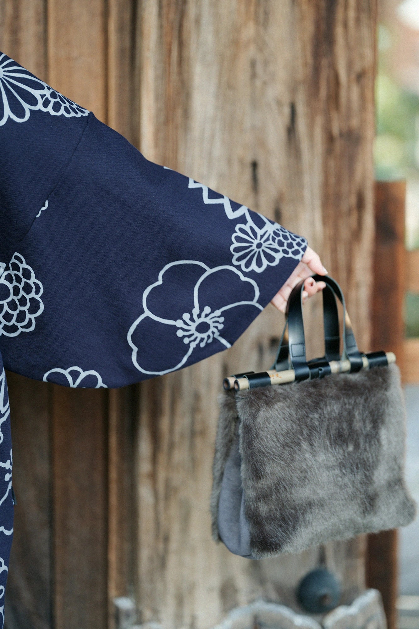 內抓毛 高領圓弧袖長方形洋裝/金襴緞子和留白 深藍色