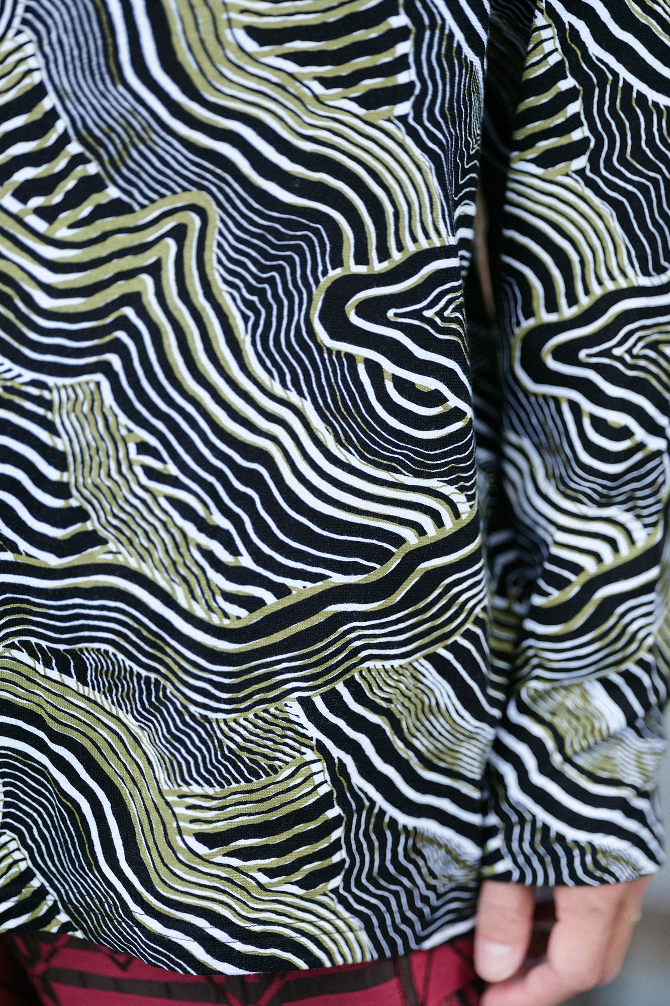 半衿狹風靡 長袖上衣/幻影