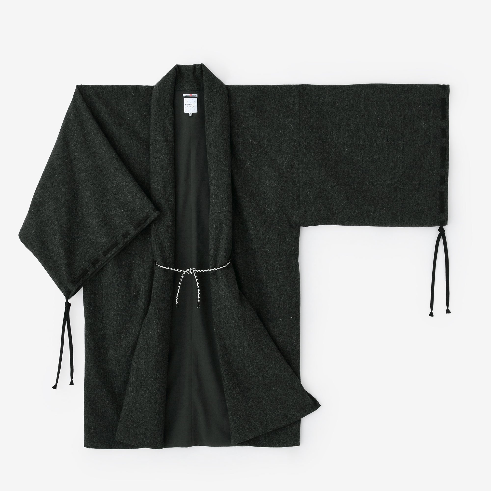 尾州ツイード 宮中袖(きゅうちゅうそで) 間(けん) 袷(あわせ)/消炭色(けしずみいろ)