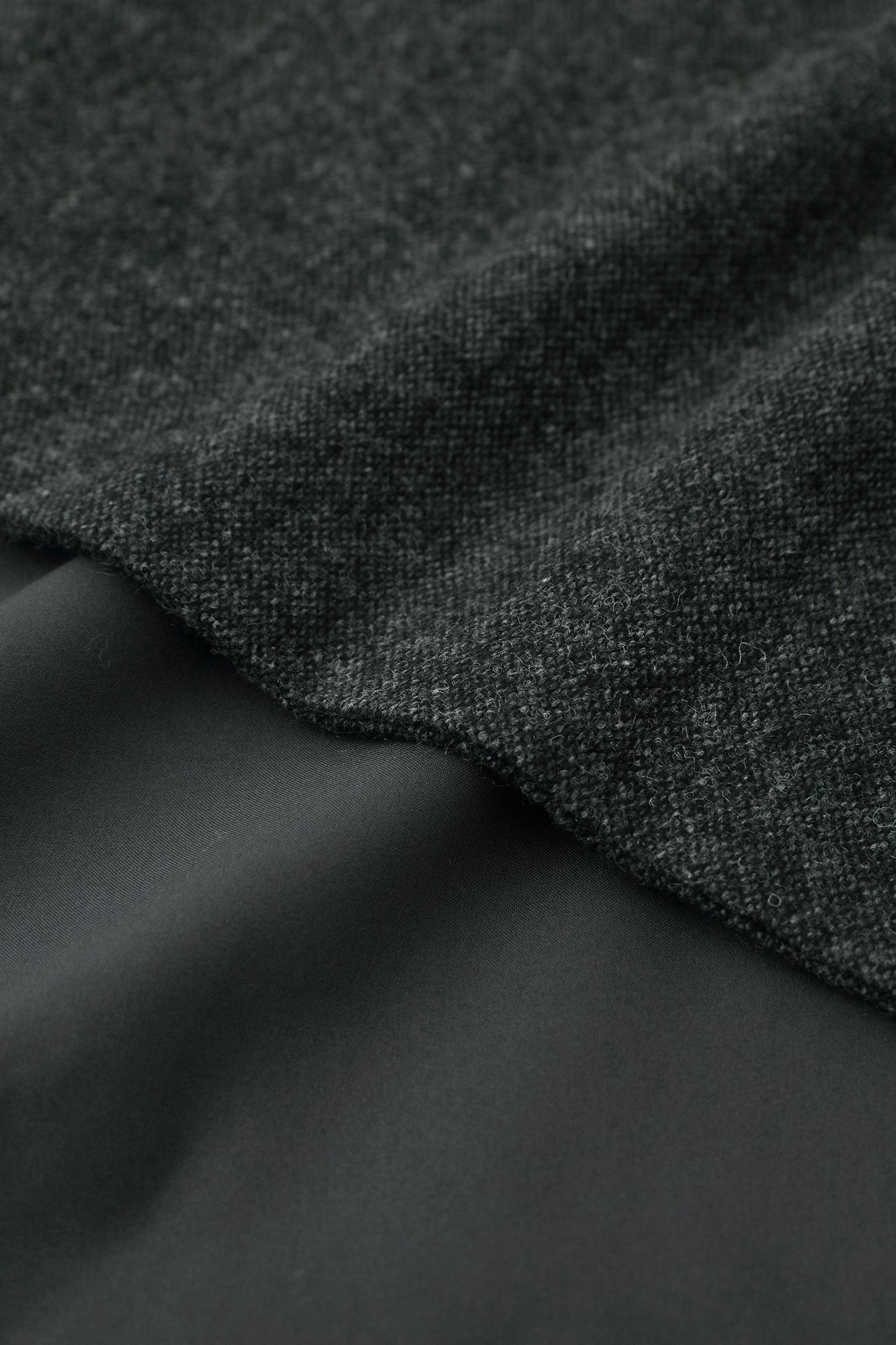 尾州ツイード 宮中袖(きゅうちゅうそで) 間(けん) 袷(あわせ)/消炭色(けしずみいろ)