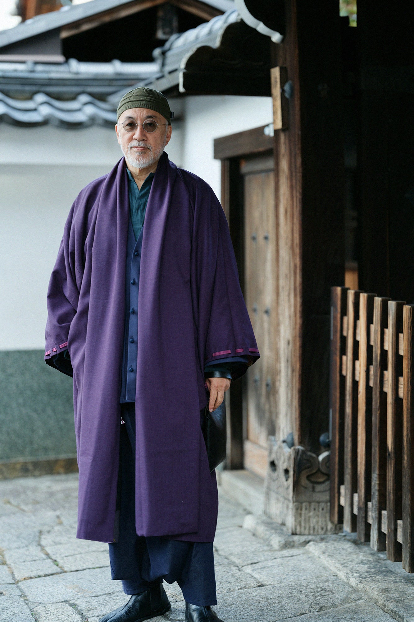 モスリン 宮中袖(きゅうちゅうそで) 可逆(かぎゃく)/濃紫(こきむらさき)×雲取り(くもどり)に菊(きく)