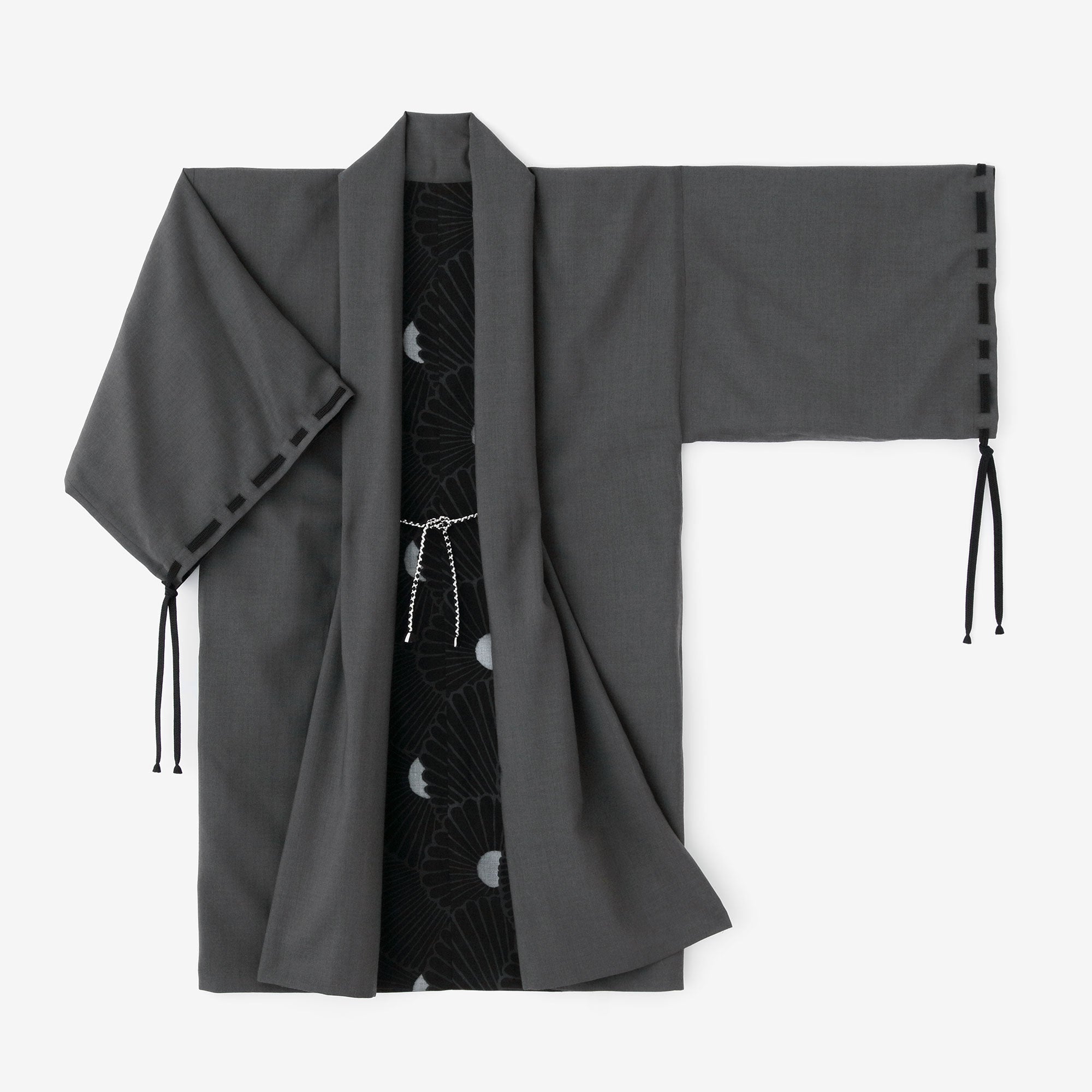 モスリン 宮中袖(きゅうちゅうそで) 可逆(かぎゃく)/濃灰(こいはい)×菊扇(きくおうぎ)