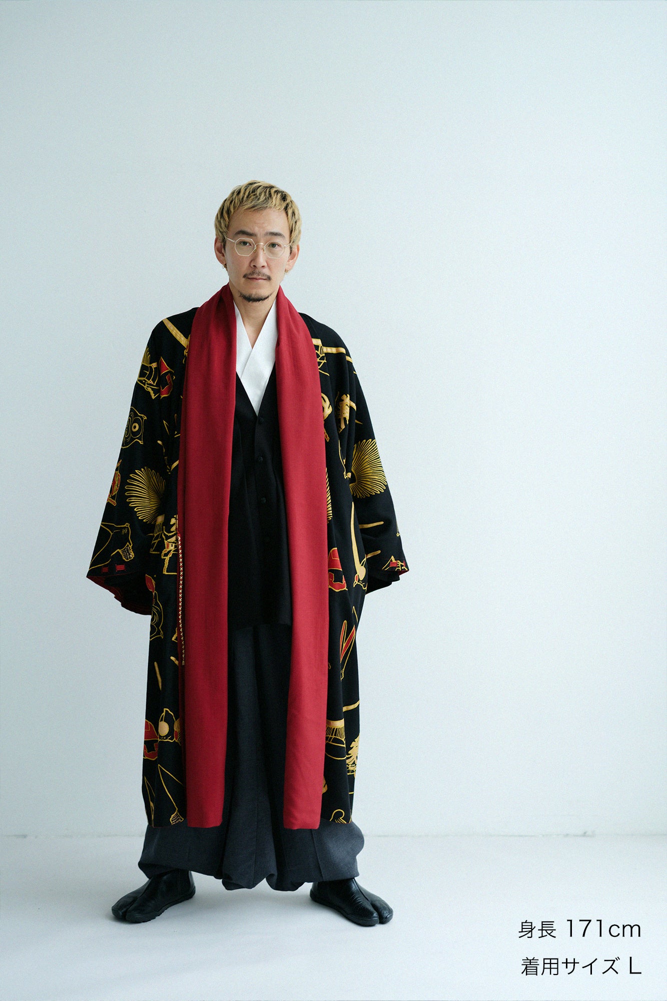 モスリン 宮中袖(きゅうちゅうそで) 可逆(かぎゃく)/臙脂色(えんじいろ)×兜(かぶと)