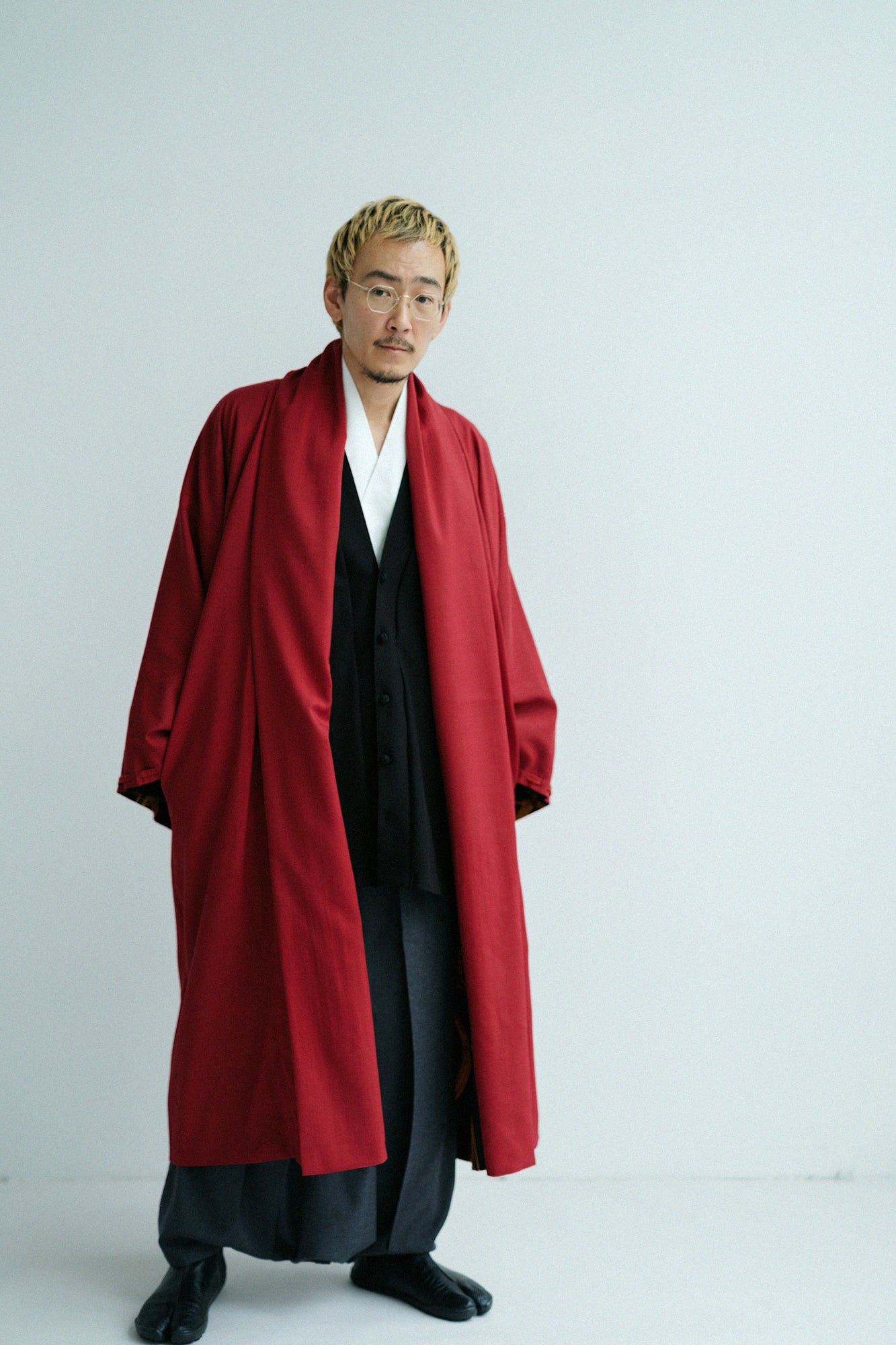 モスリン 宮中袖(きゅうちゅうそで) 可逆(かぎゃく)/臙脂色(えんじいろ)×兜(かぶと)