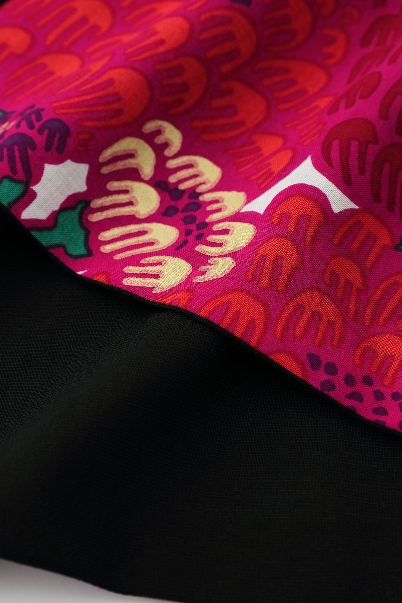 Combed Yarn×Muslin Wool Rectangular Sleeve Coat Reversible / Black×Kenran