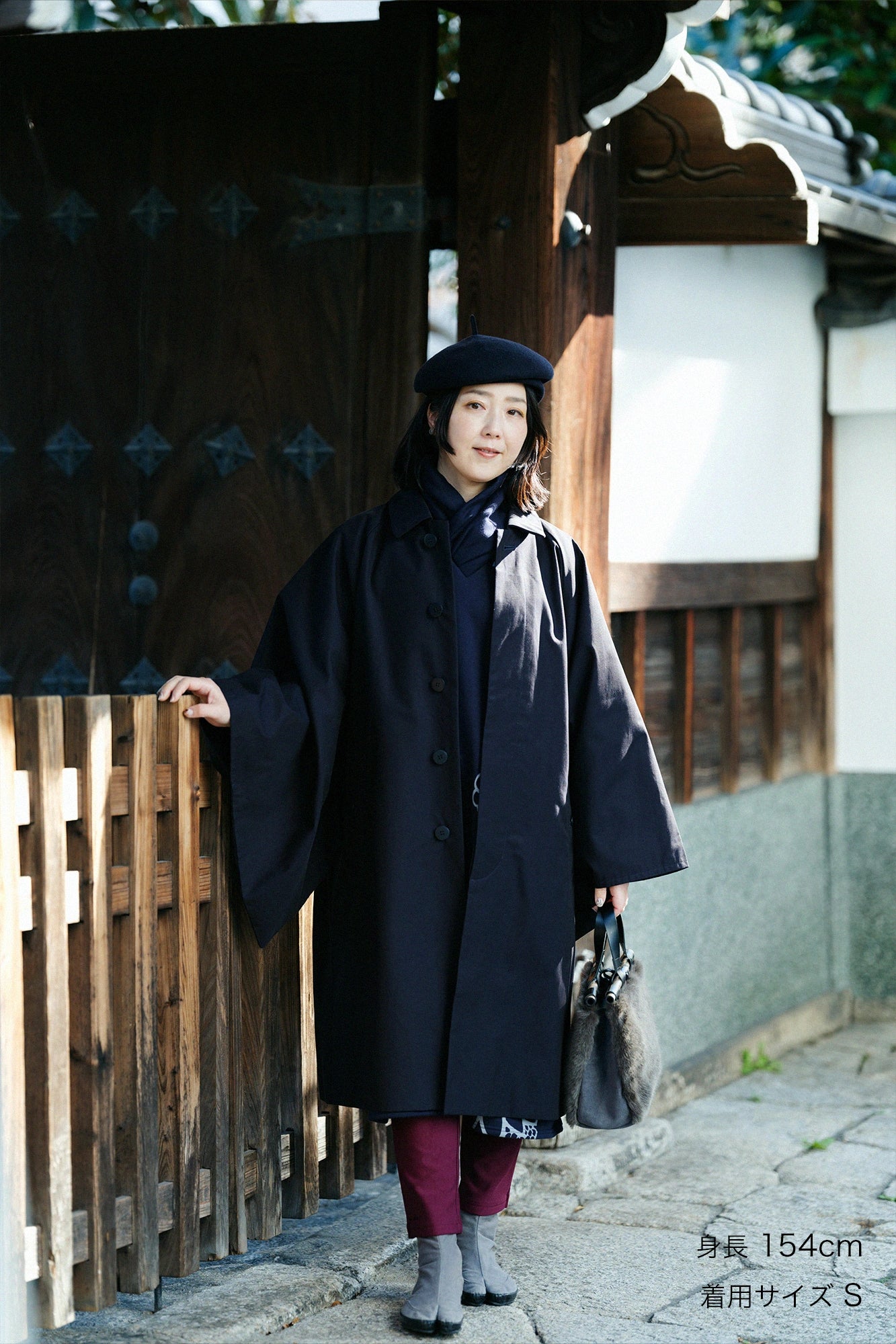 撥水 シャンブレー織 角袖ステンカラーコート/黒紺(くろこん)×金襴緞子(きんらんどんす)