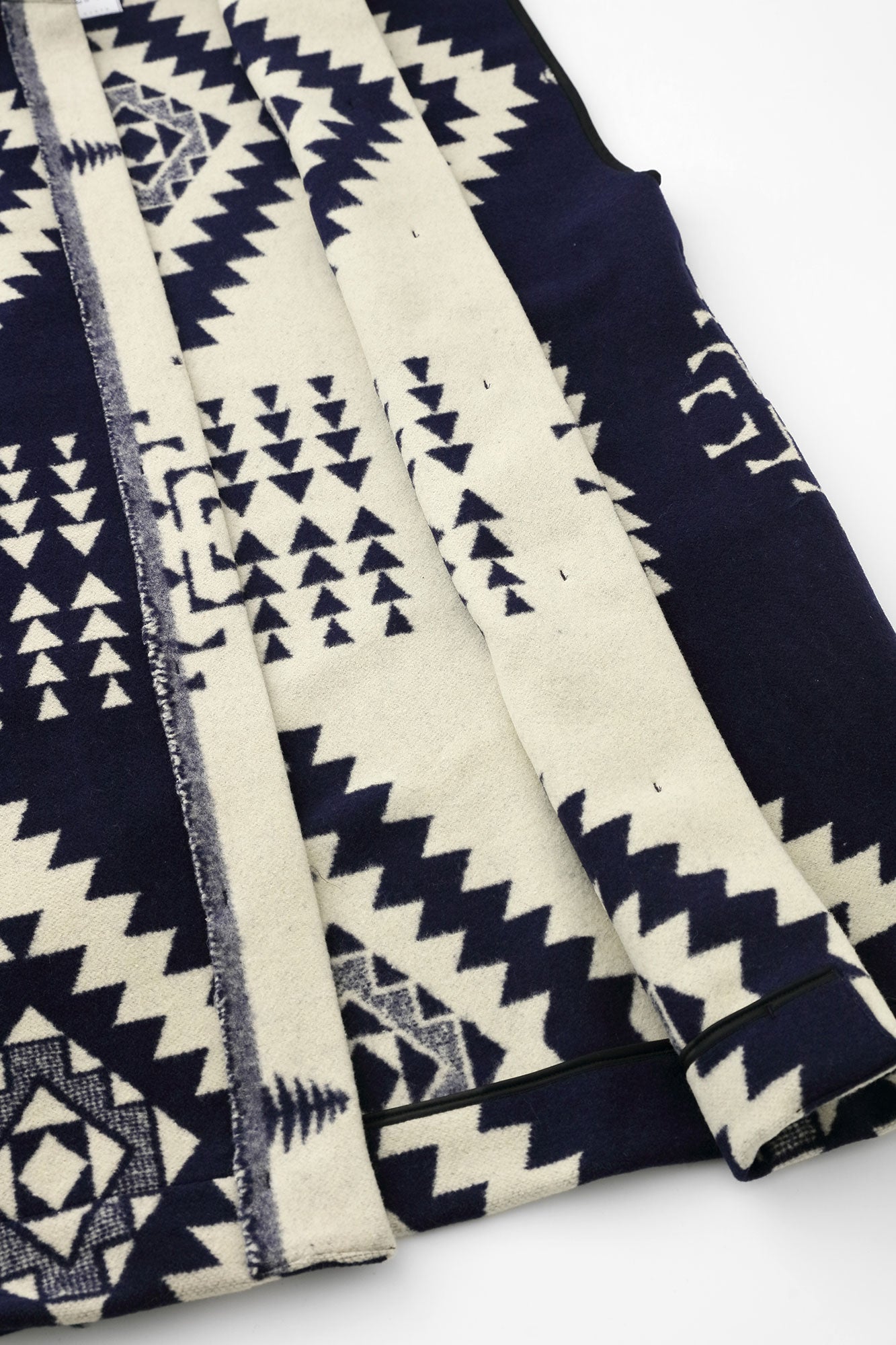 나가진바오리 까마귀 (Nagajinbaori Karasu) /빨강색(Enjiro) x간지가라매