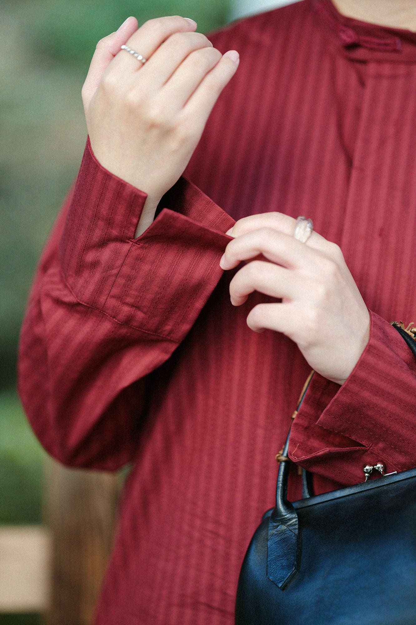 絡み織(からみおり) 円領長襯衣(えんりょうながしんい)/臙脂色(えんじいろ)