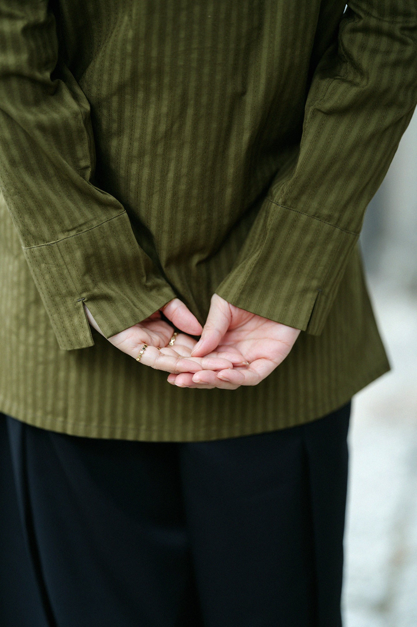 紗羅編織 圓領長襯衣/橄欖綠