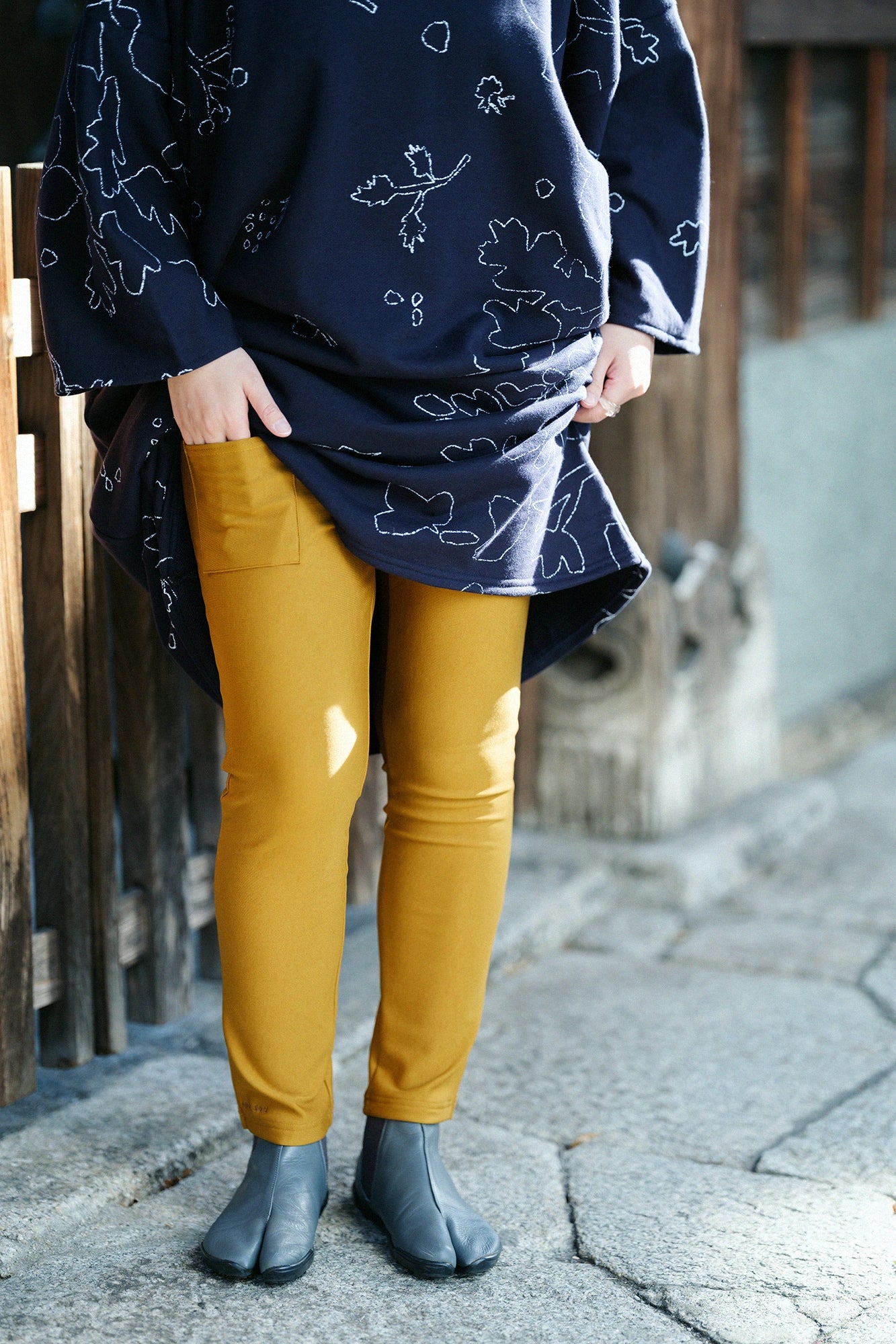 ヒートパフォーマ(R) 細形(ほそなり)えんゆう穿き/芥子色(からしいろ)