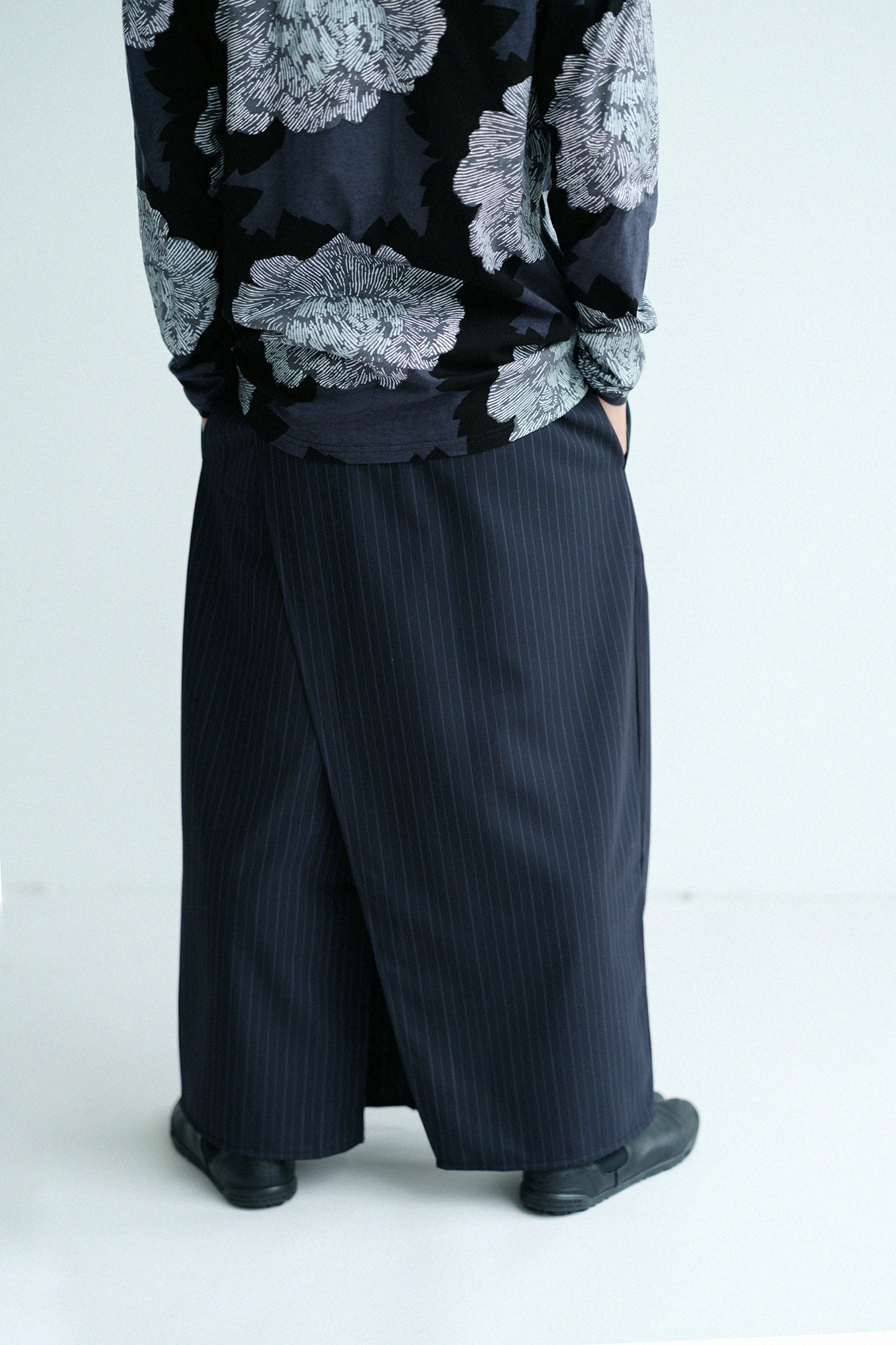 Combed Yarn Striped Wrap Hakama Pants / Dark Navy