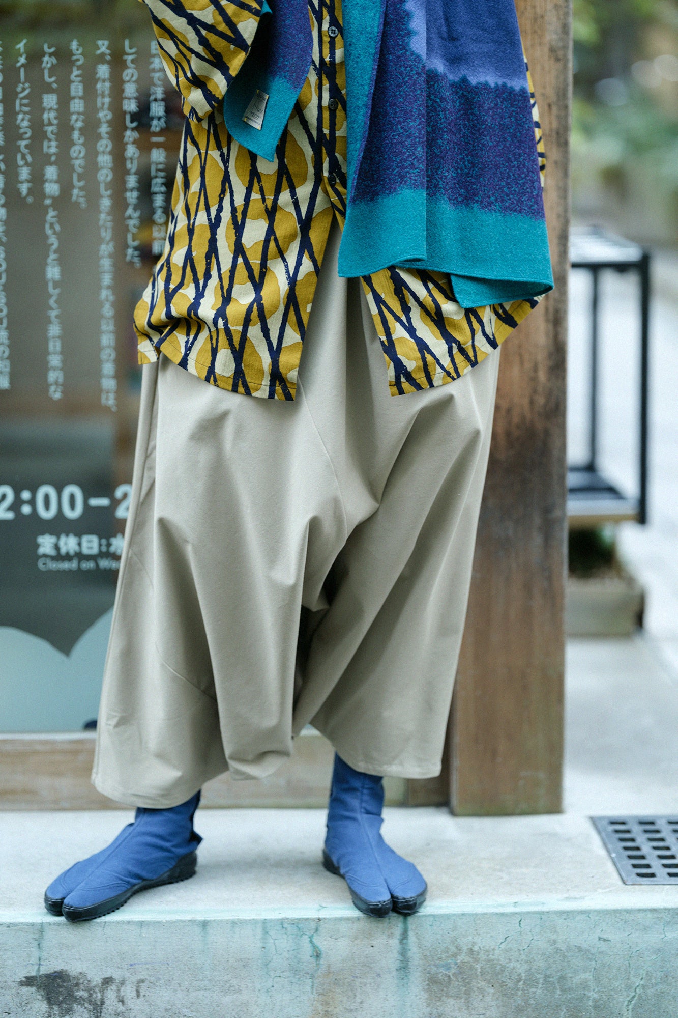 伸(しん) 綾織(あやおり) 富士(ふじ)/空五倍子色(うつふしいろ)