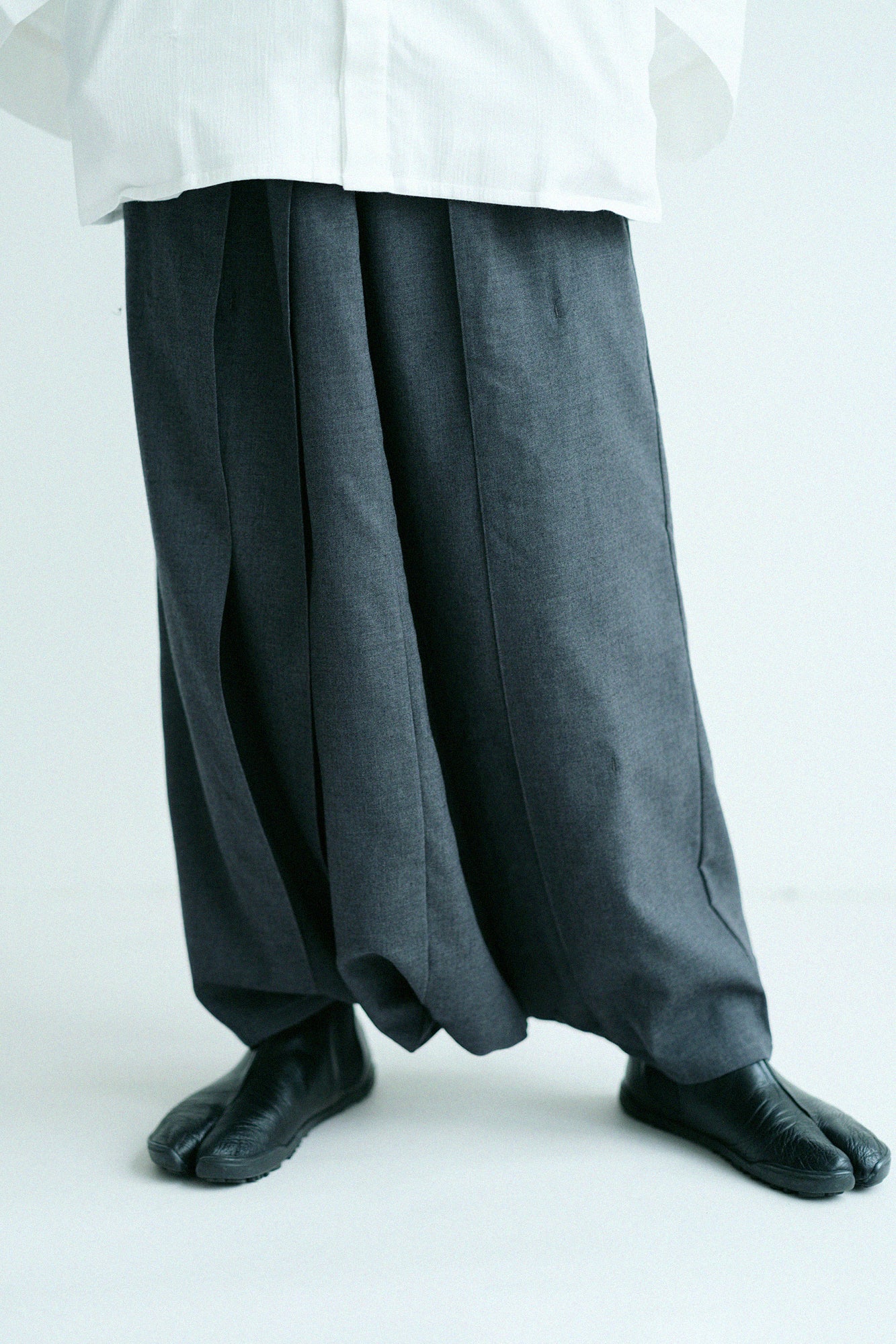 Super 100's Wool Hakama Fuji Pants / Dark Grey