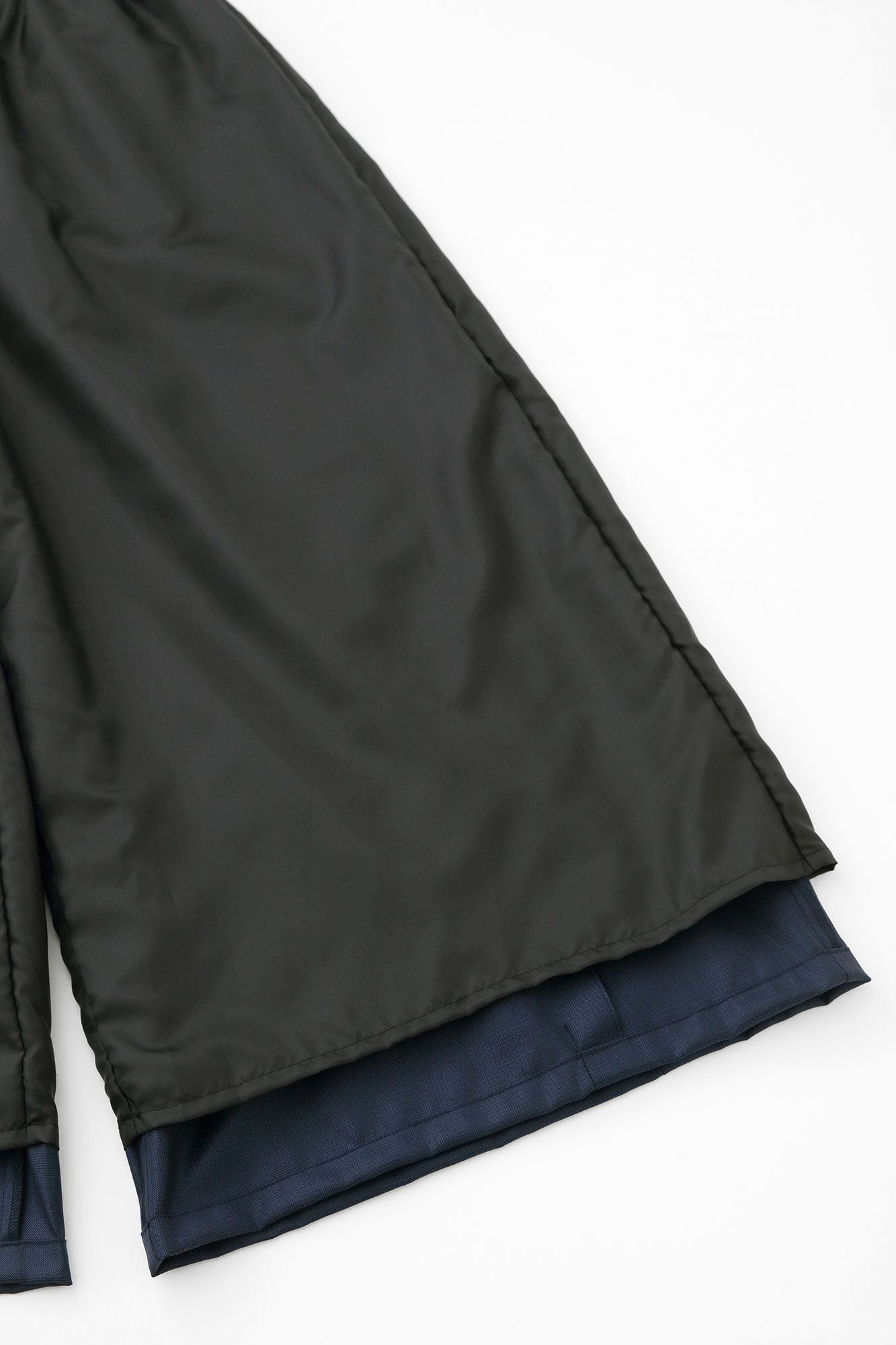 シルクウール 格子織(こうしおり) 一ノ襞(いちのひだ) 広形(ひろなり)もんぺ/濃紺(のうこん)