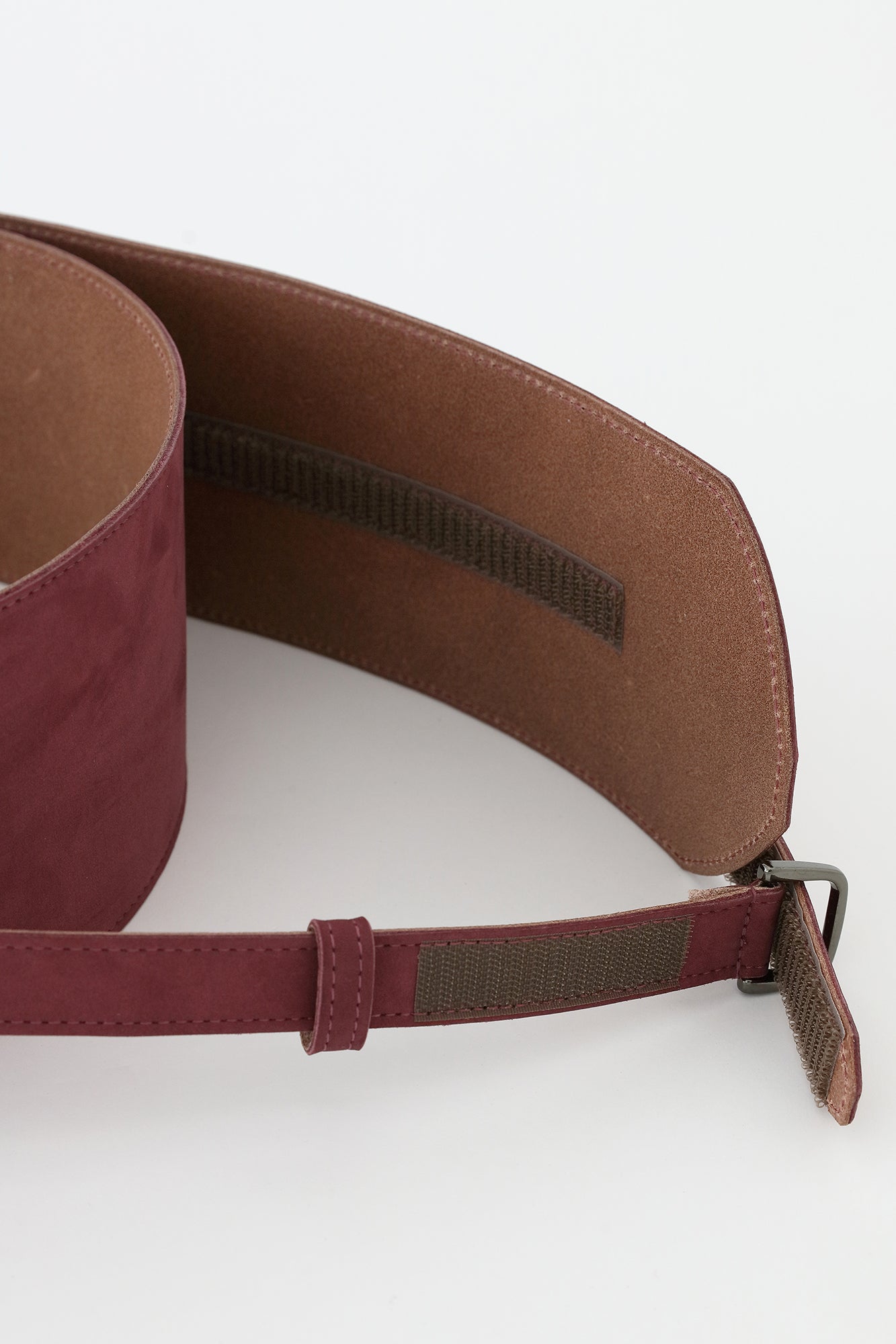 ヌバック 革帯 (かくたい)/臙脂色(えんじいろ)