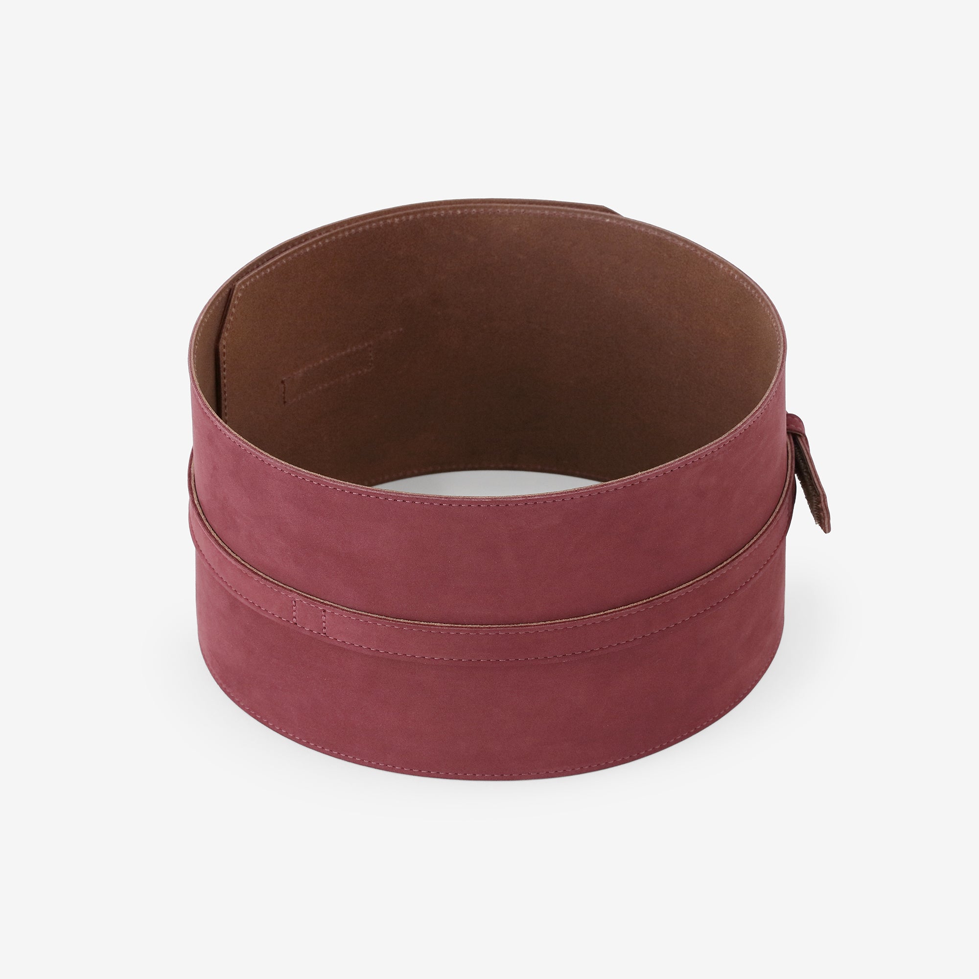 ヌバック 革帯(かくたい) おみな/臙脂色(えんじいろ)