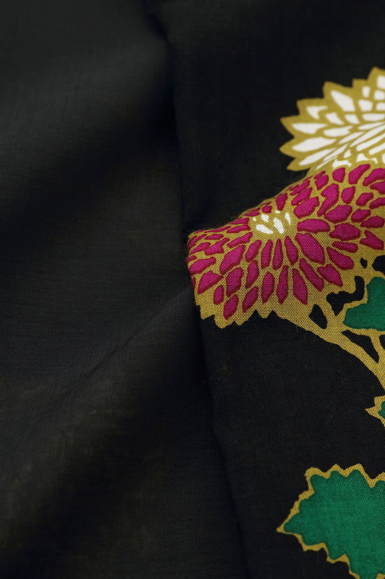 【Tailoring Included】Muslin Wool Kimono (Fully Lined) / Kumodori with Chrysanthemum【Approx. 7 weeks for delivery】