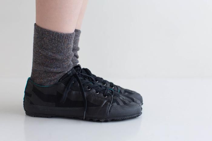 分趾足袋運動鞋 漸段/黑色×漆黒2