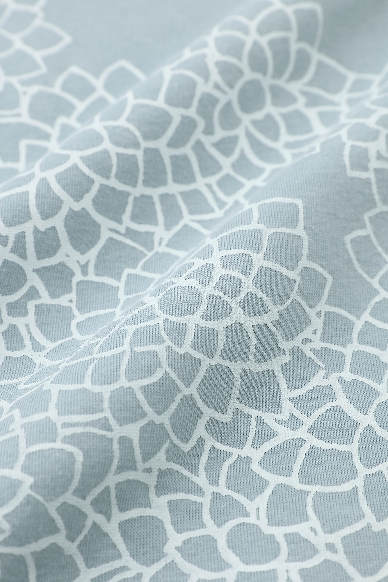 Boa Lining Turtle Neck Shirt / Chrysanthemum in Clouds Pale Grey