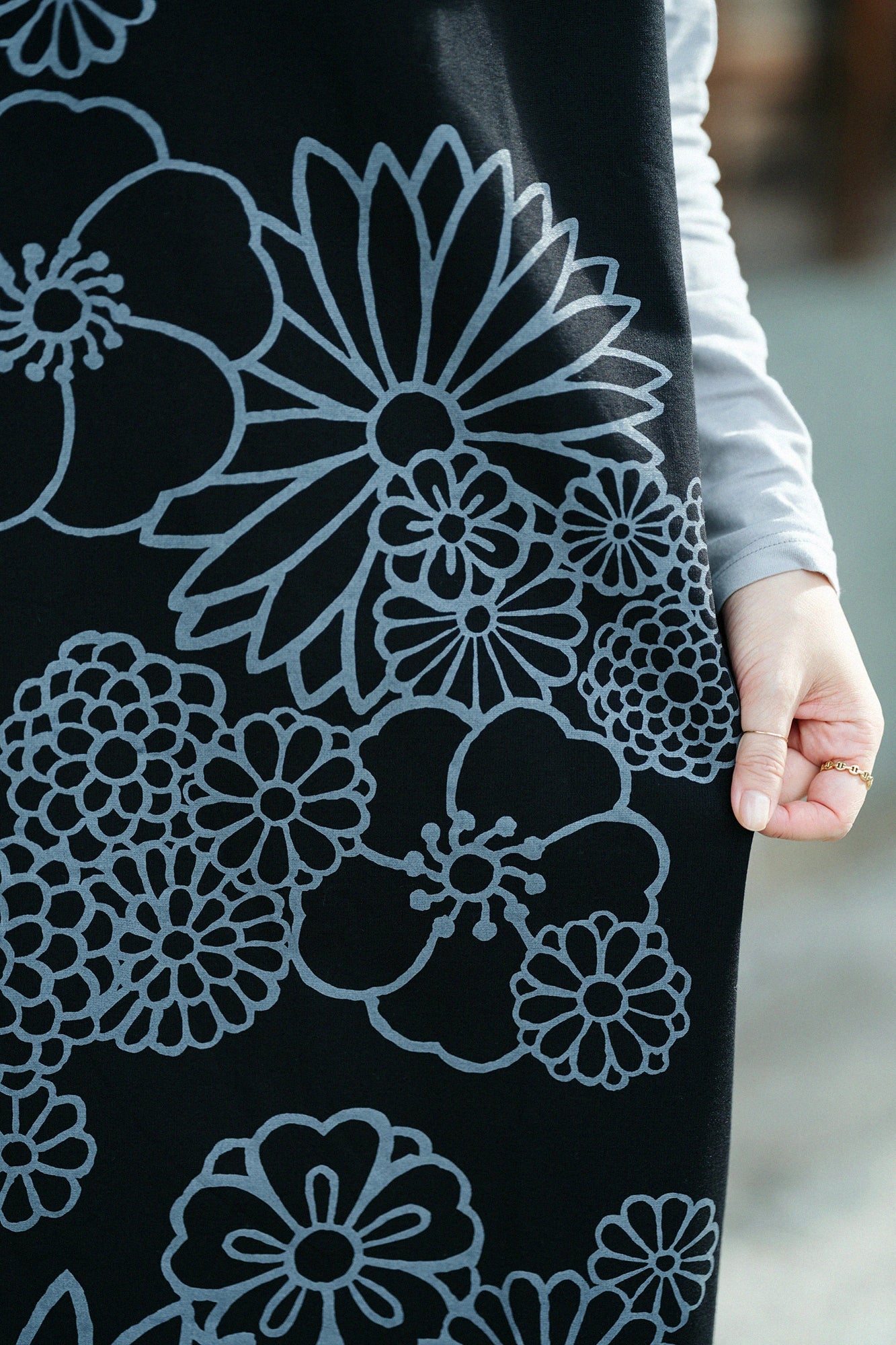 Interlock Knitting Rectangular Dress Shoulder Line/Gold Damask and Blank Black