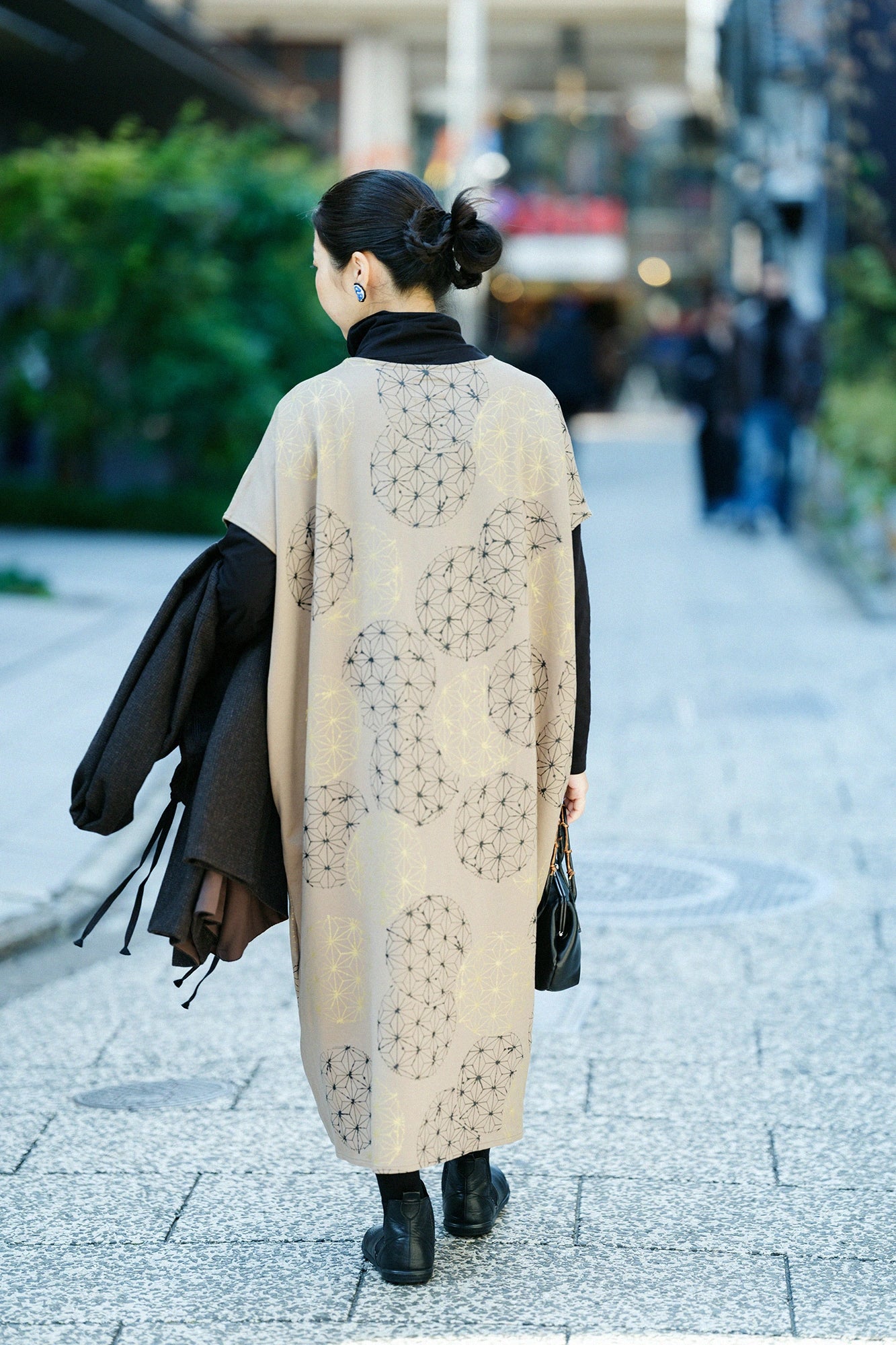 Interlock Knitting Rectangular Dress Shoulder Line/Hemp-leaf Pattern and Blank Beige