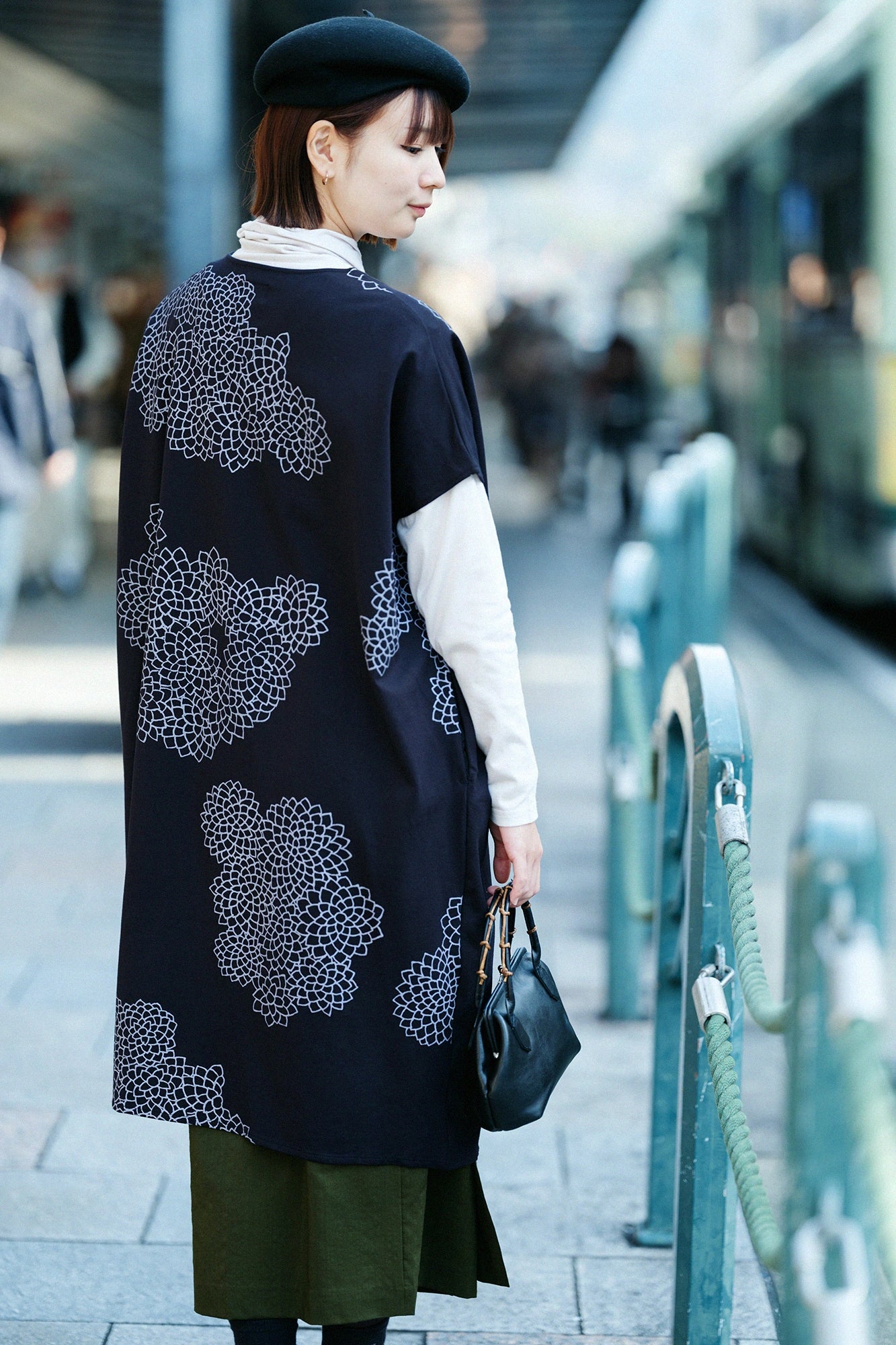 Interlock Knitting Rectangular Dress Shoulder Line/Chrysanthemum in Clouds and Blank Black Blue