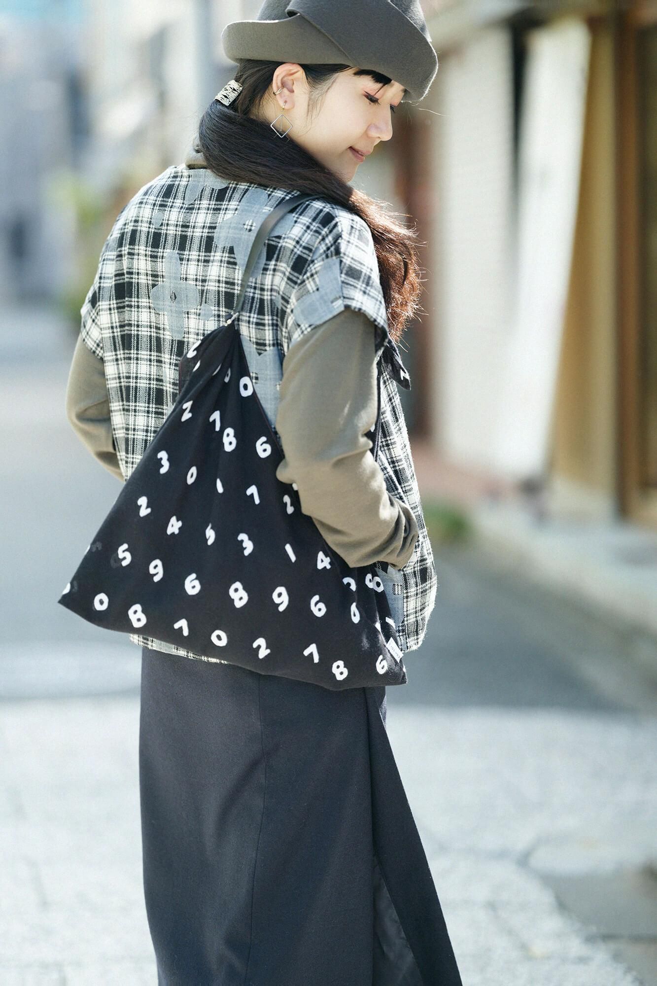 伊勢木綿 小巾折/SO-SU-U 濡羽色(ぬればいろ)