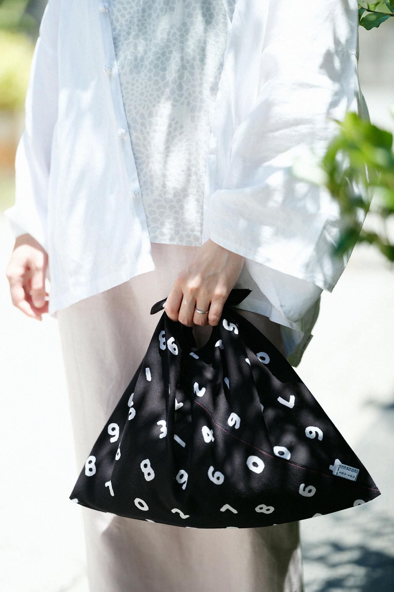 伊勢木綿 小巾折/SO-SU-U 濡羽色(ぬればいろ)