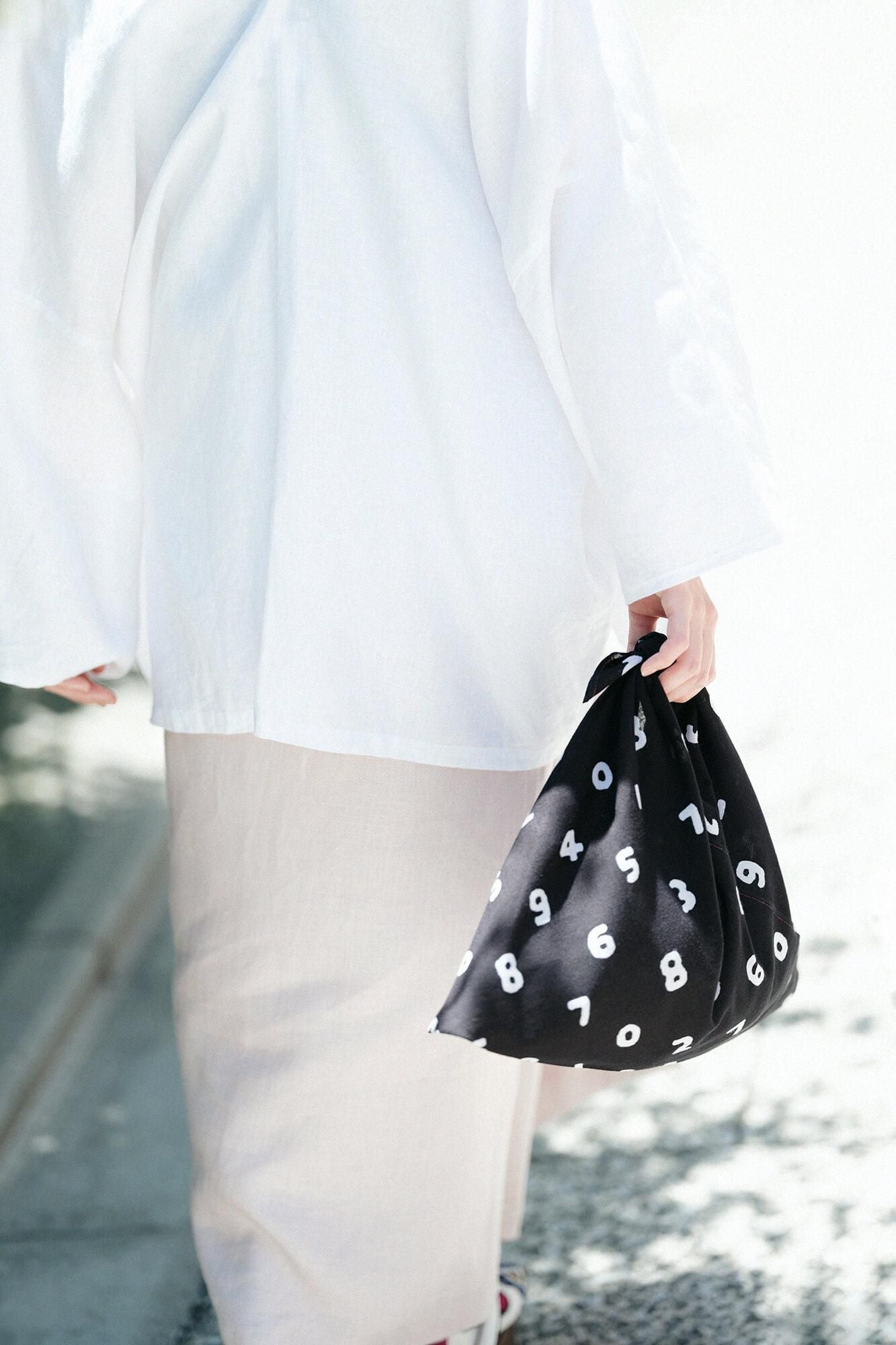 伊勢木綿 小巾折/SO-SU-U 濡羽色(ぬればいろ)