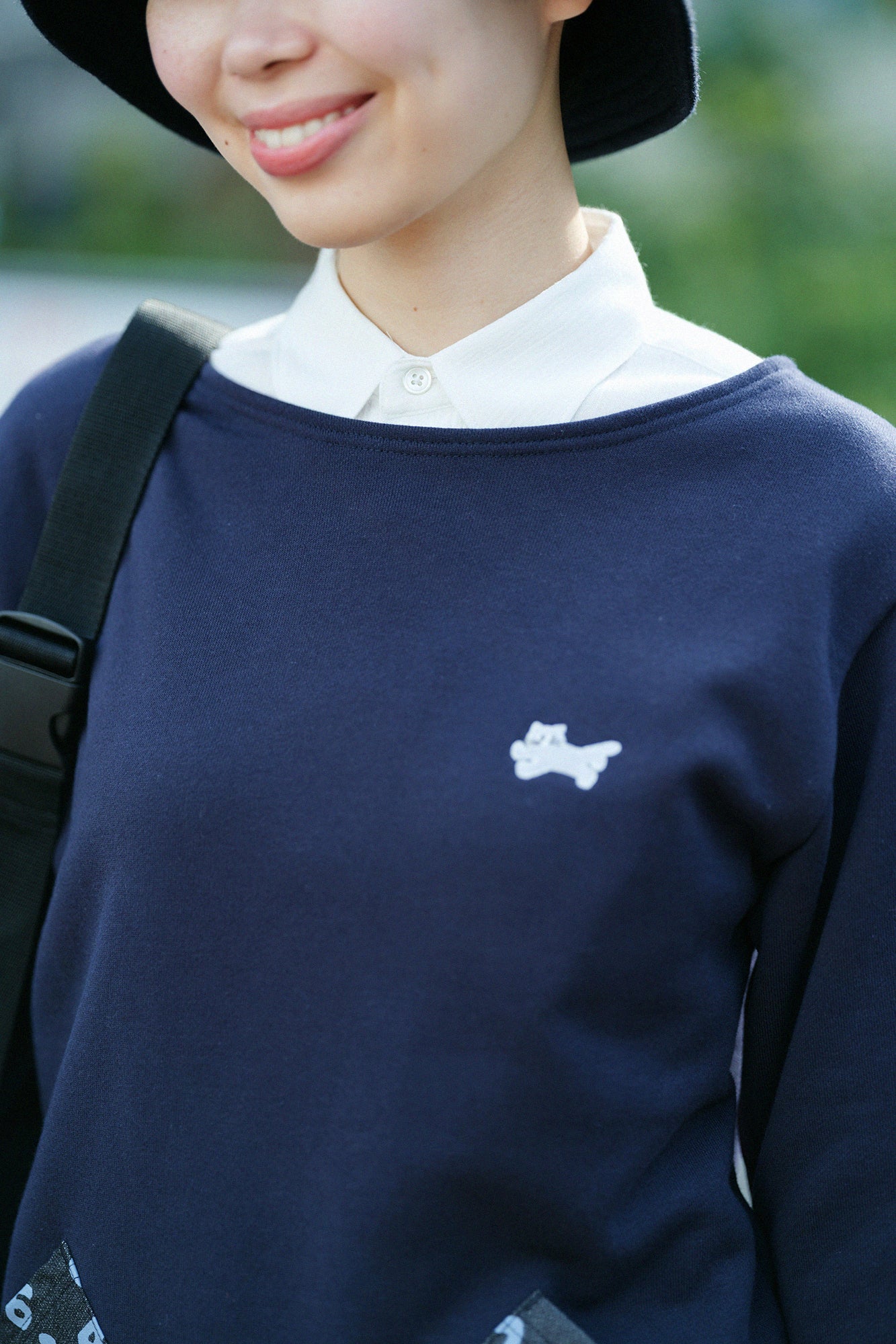 內抓毛 船領運動衫/深藍色×SO-SU-U十數 昆