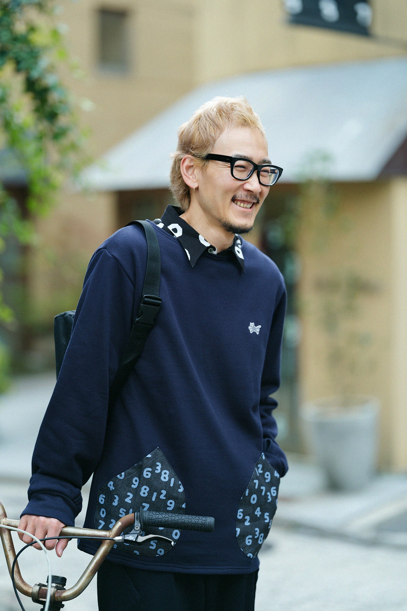 內抓毛 船領運動衫/深藍色×SO-SU-U十數 昆