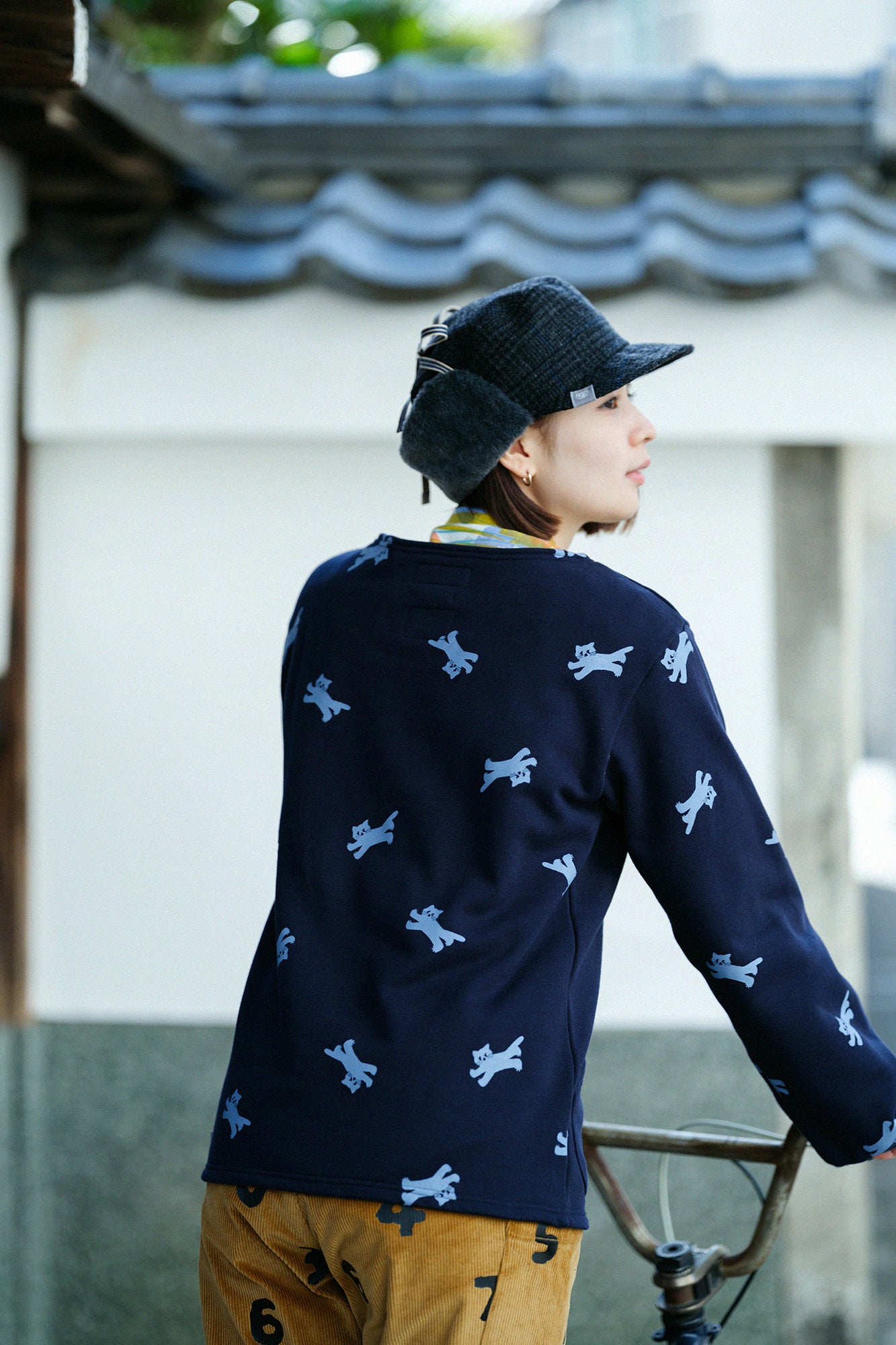 內抓毛 船領運動衫/深藍色×貓賽跑