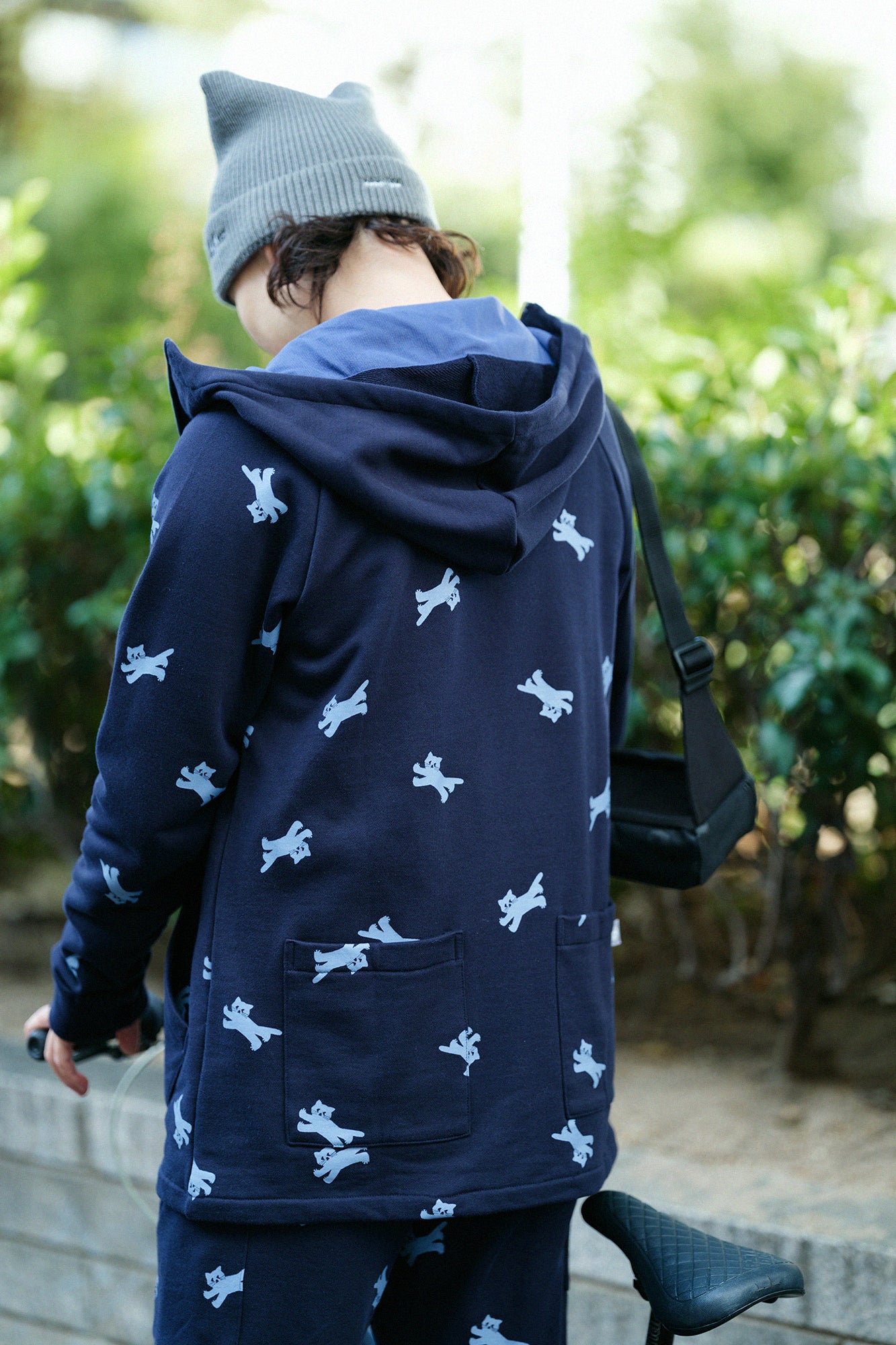 內抓毛BIKE 連帽外套/貓賽跑 深藍色