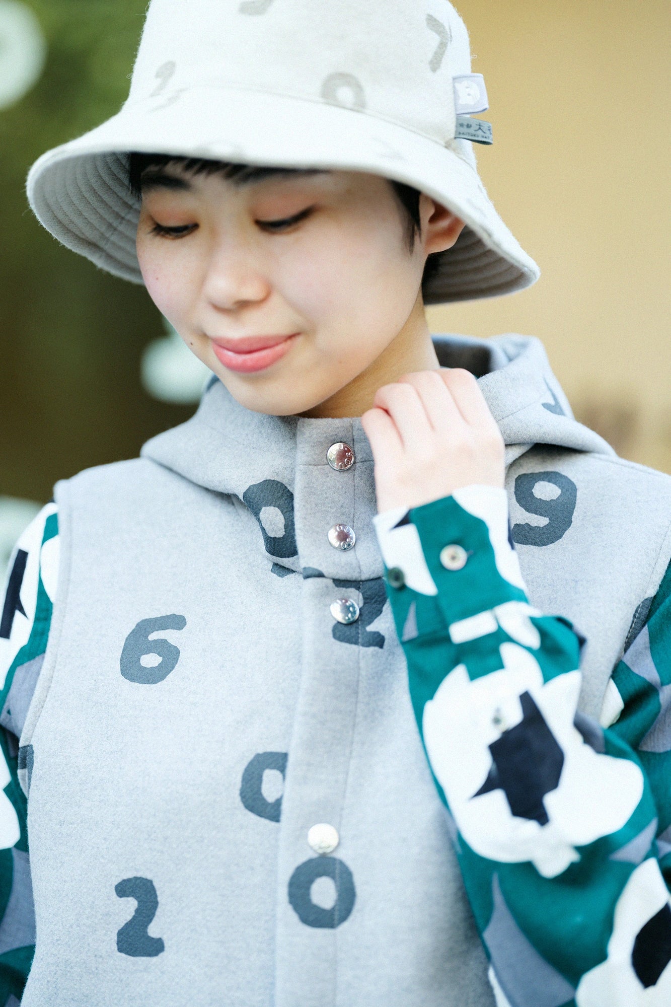 ダブルメルトン BIKEフードベスト/SO-SU-U グレー