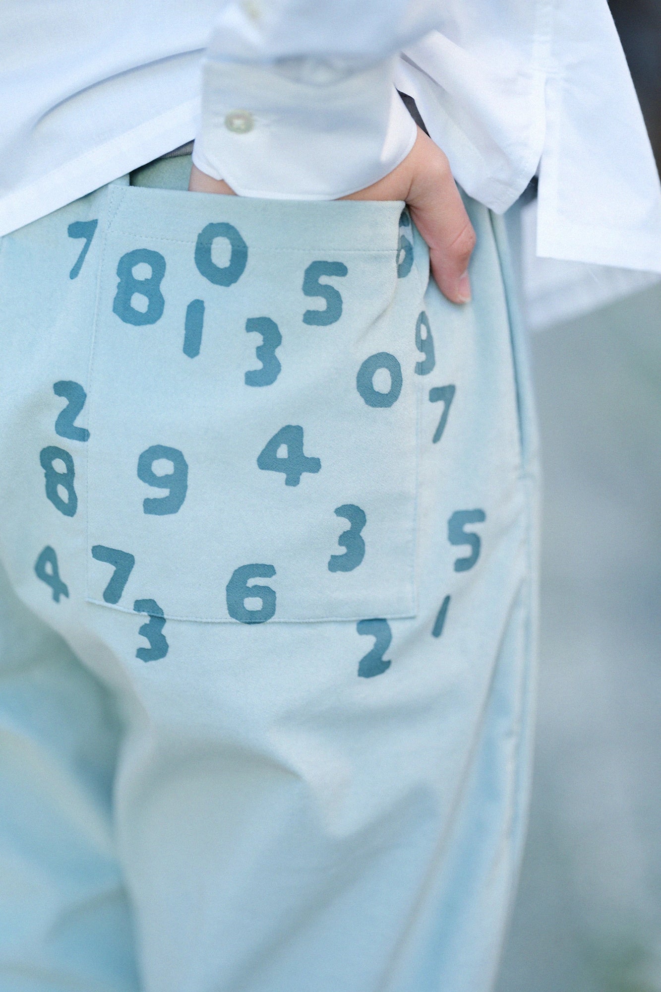 彈性燈芯絨 休閒窄管長褲/水綠色