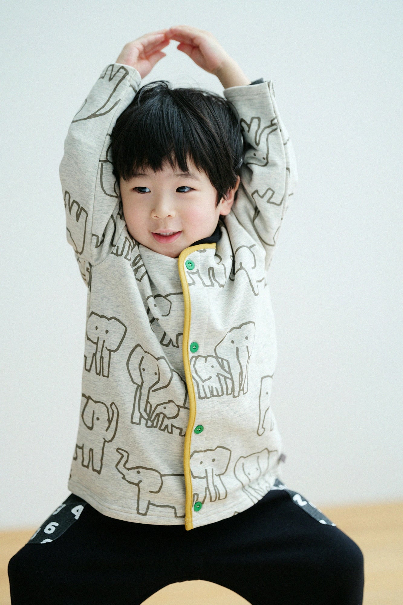 ●內抓毛 雙色袖外套/象 米白色