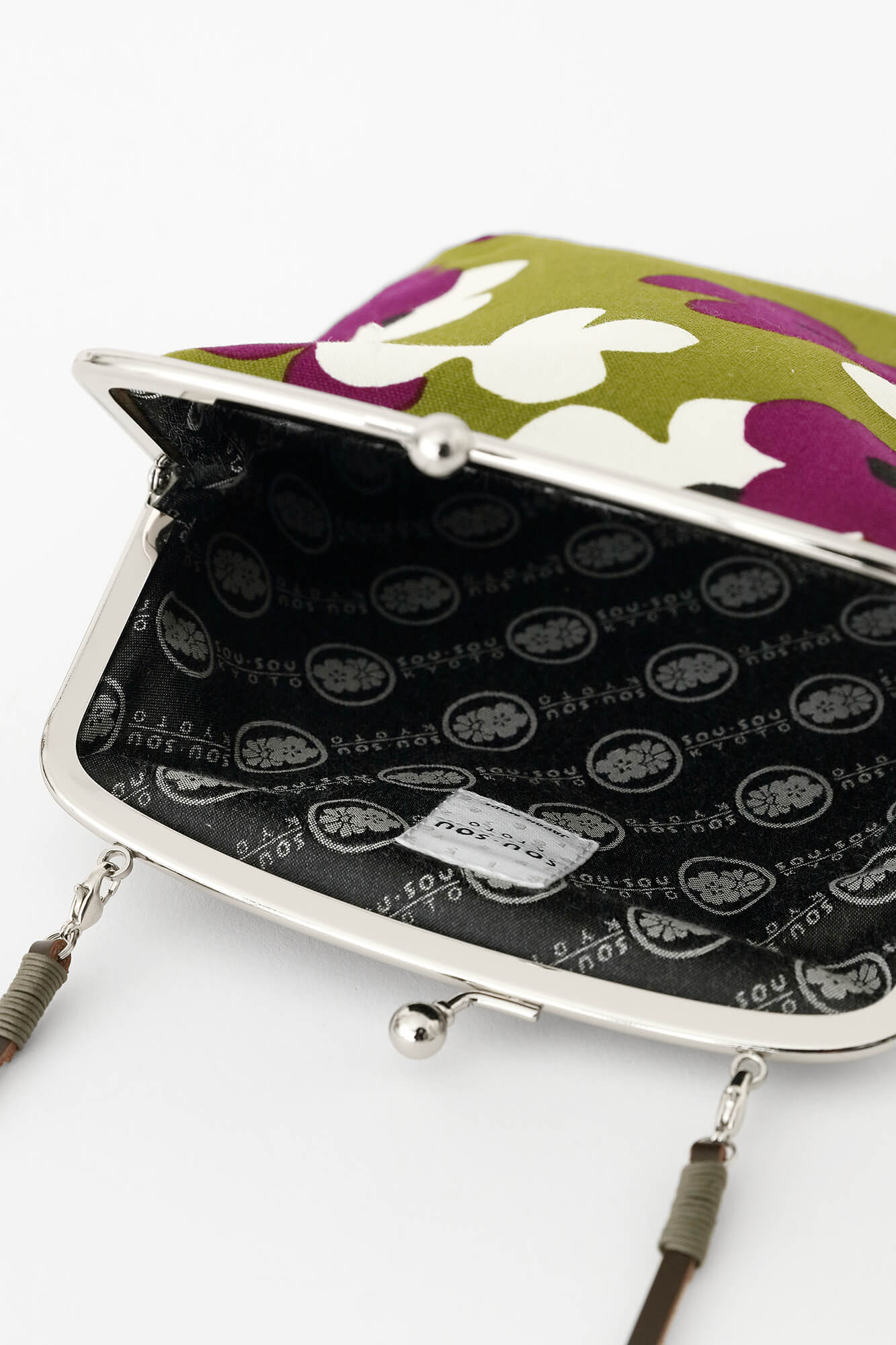 No. 12 canvas Gamaguchi purse (Large)/Layered-flower Small Yellowish Green