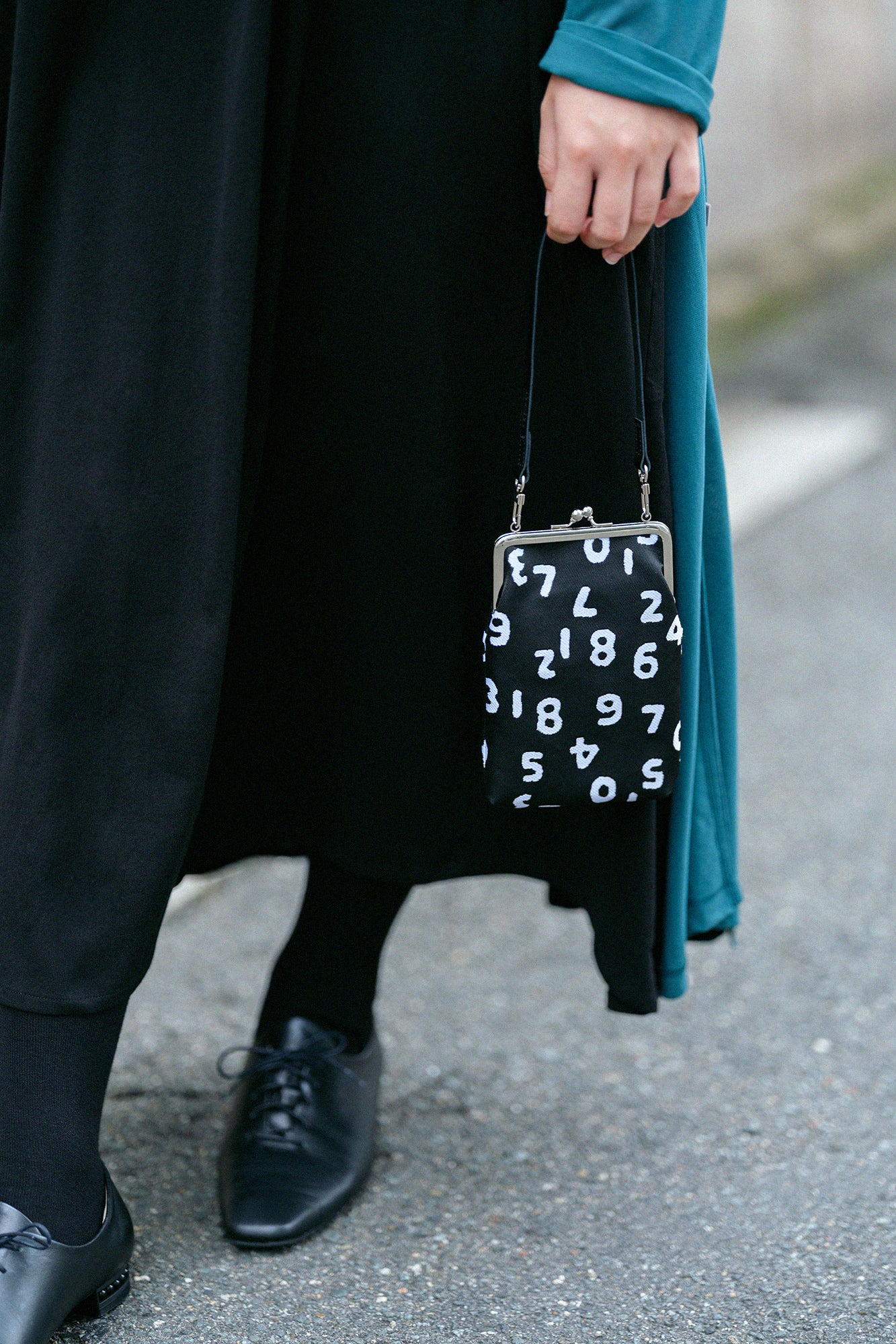 錦織(にしきおり) がま口 縦長/SO-SU-U昆(こん) 上下(しょうか) 濡羽色(ぬればいろ)