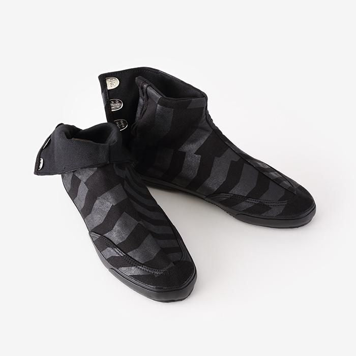 圆形的地下室塔比蒂/相关湿羽毛颜色x果冻黑色